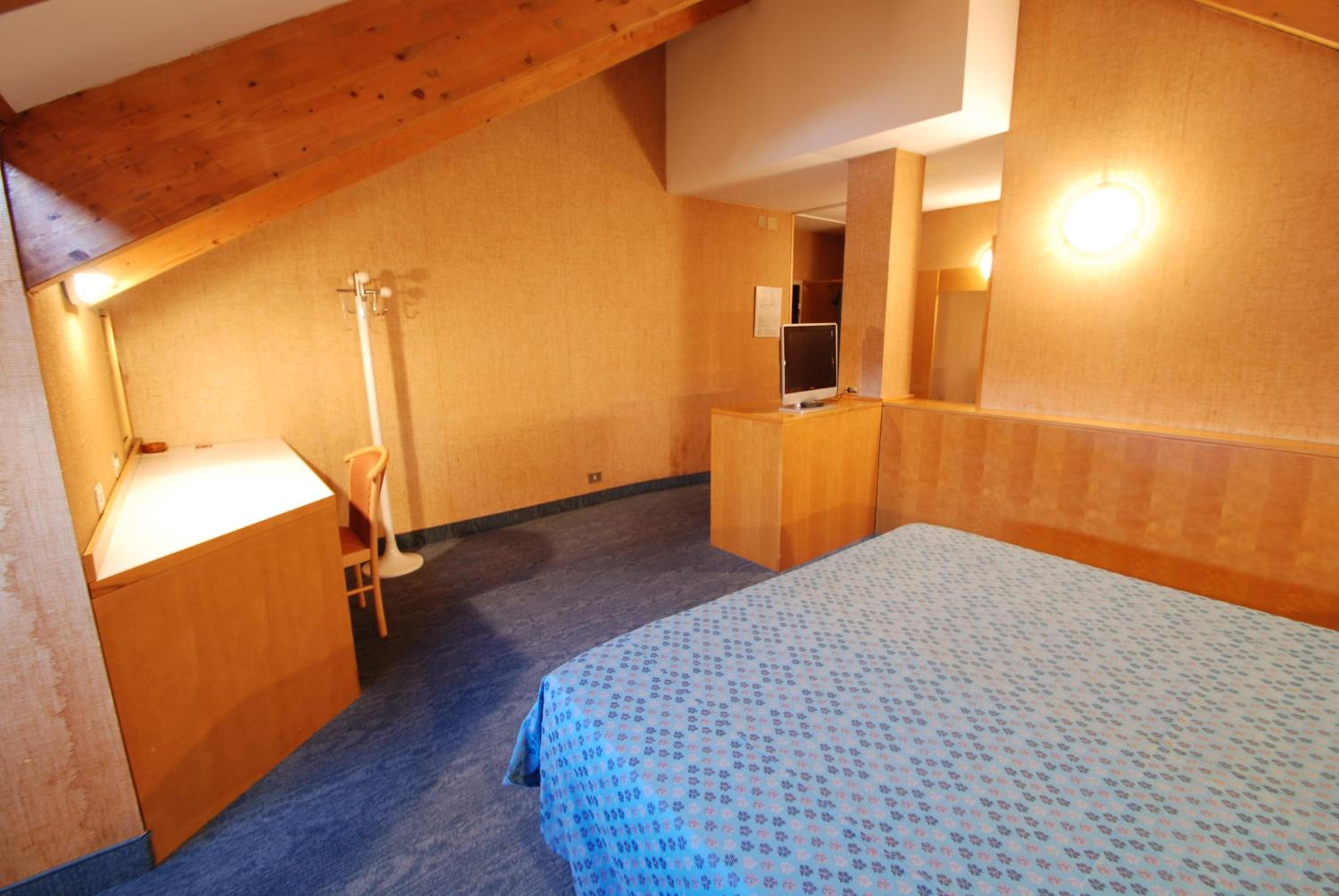 Double Room - Photo 3