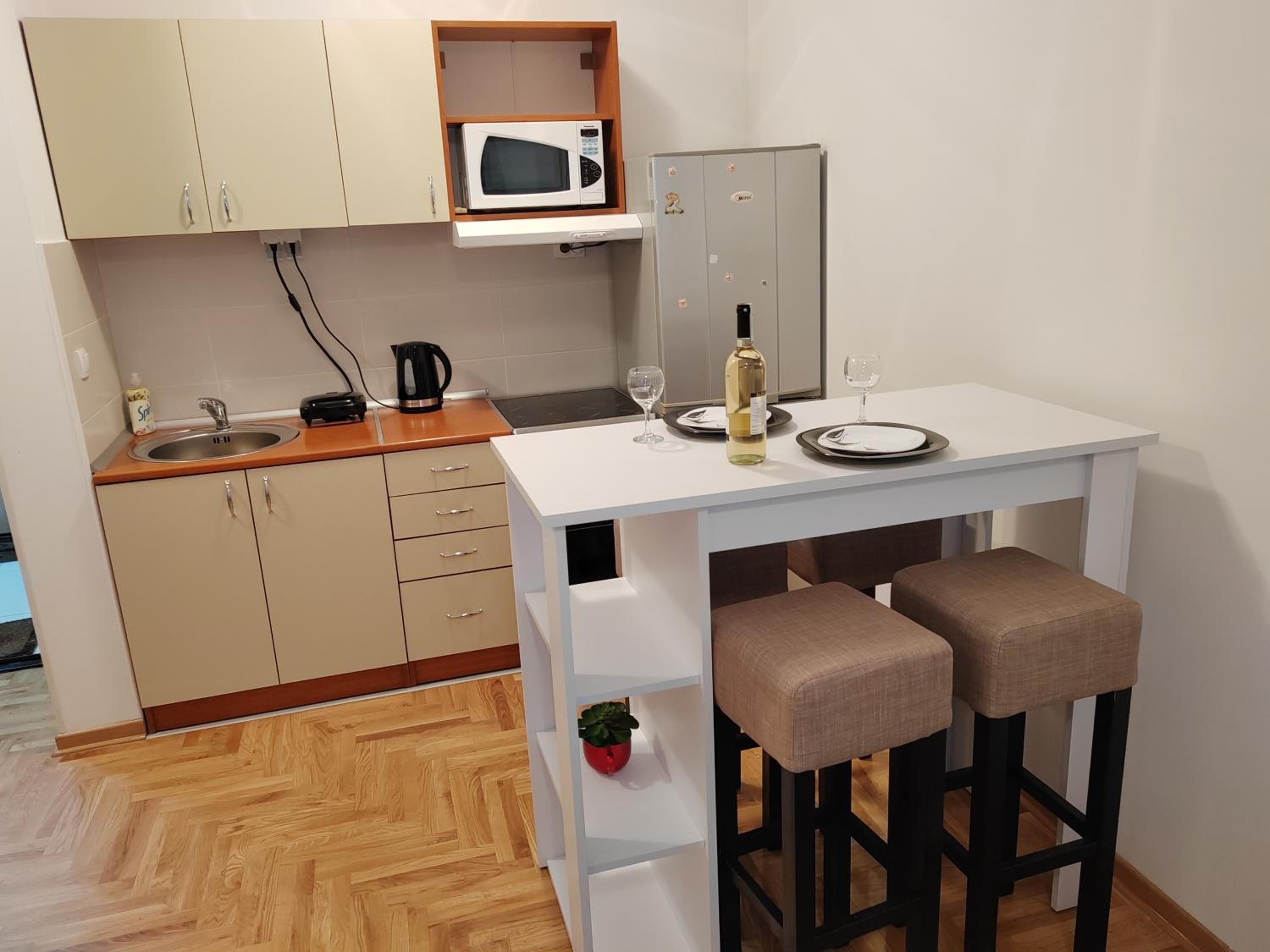 One-Bedroom Apartment photo 2