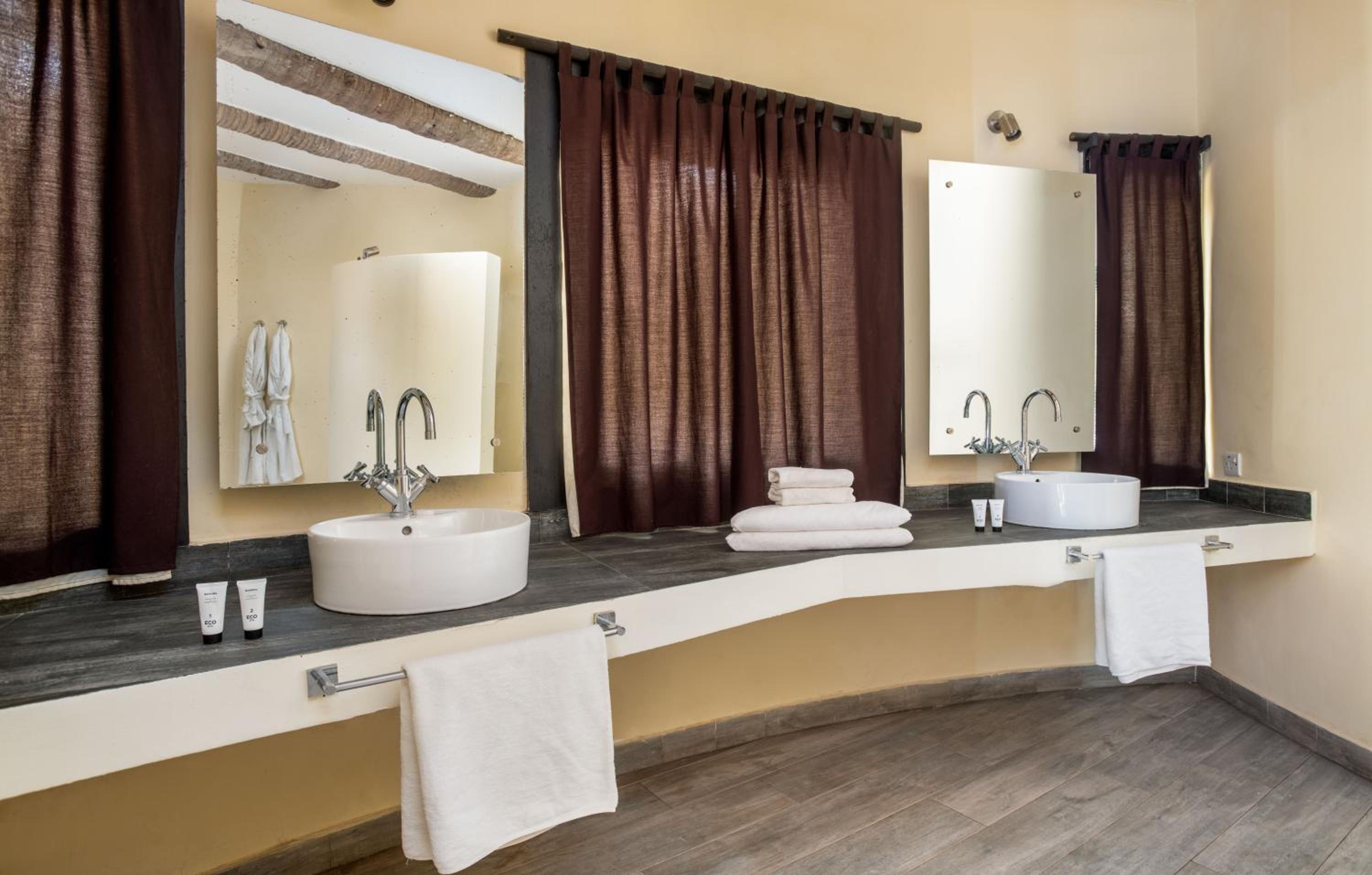 Suite with Private Pool - Photo 9