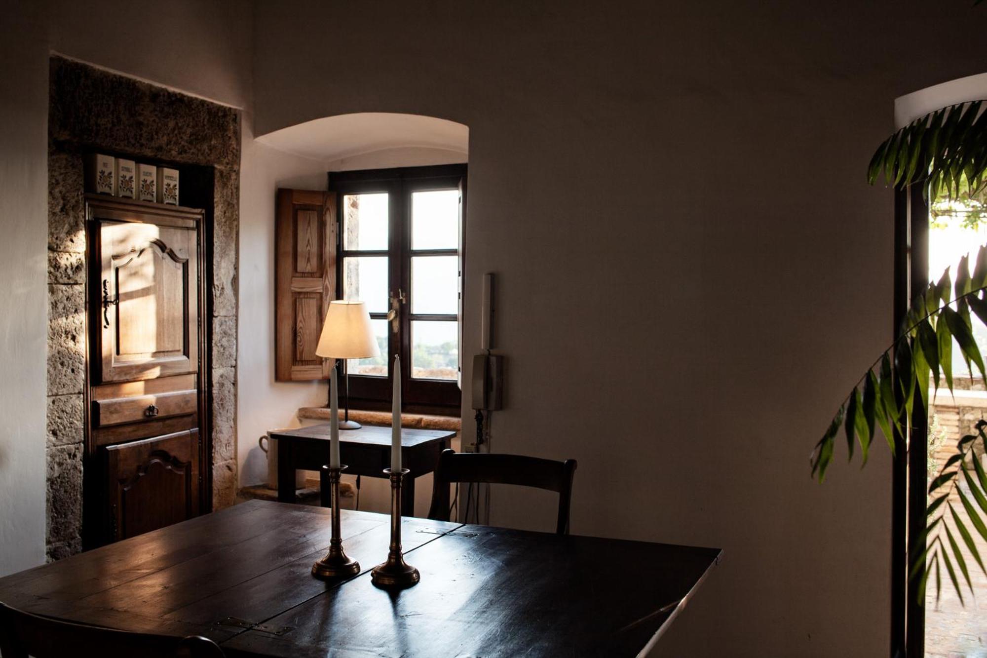 One-Bedroom Apartment with Terrace - Photo 8