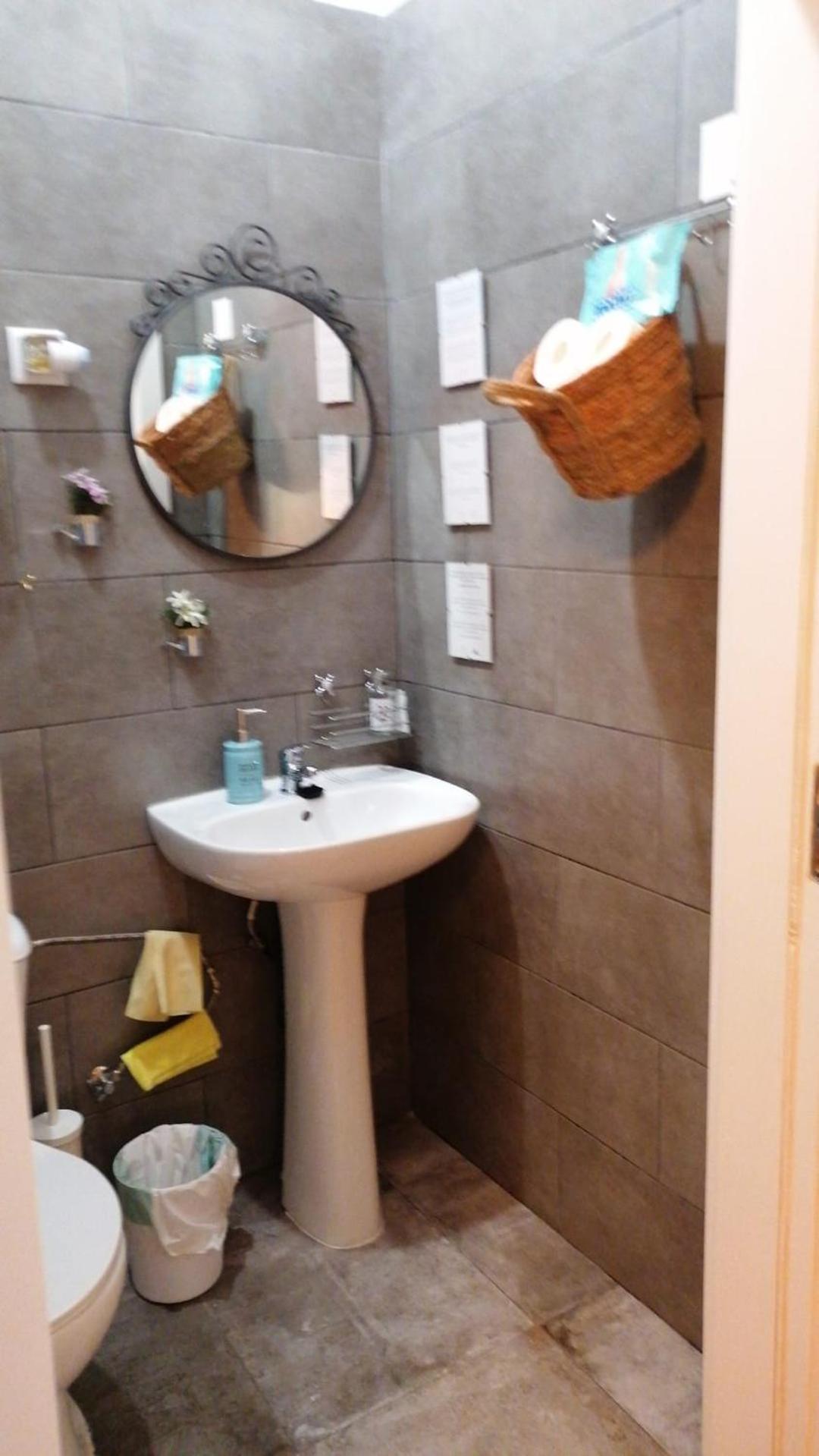 Family Room with Private Bathroom - Photo 2
