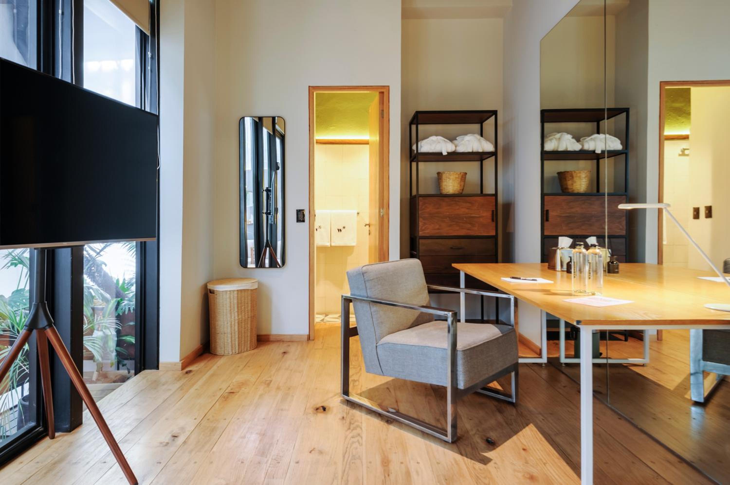 Junior Suite with Balcony photo 2