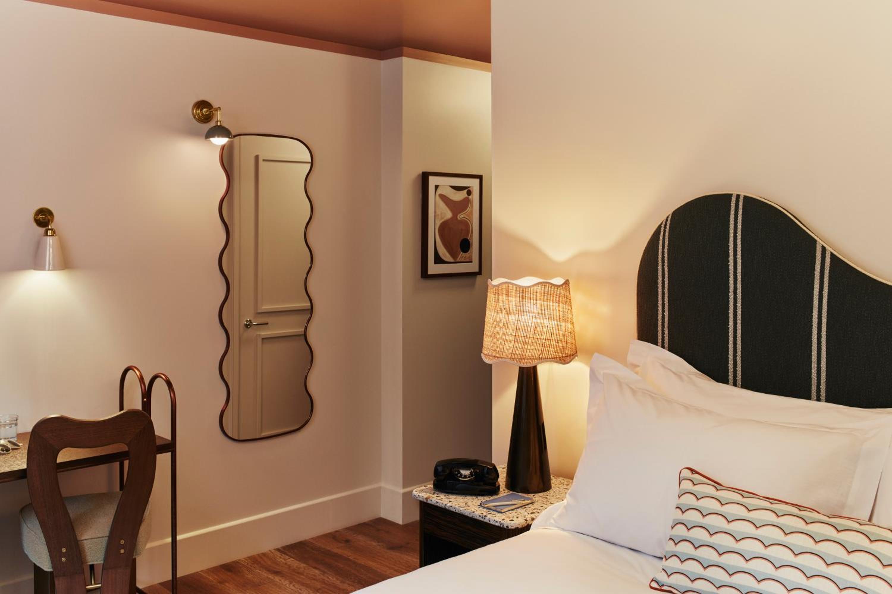 Roomy photo 3
