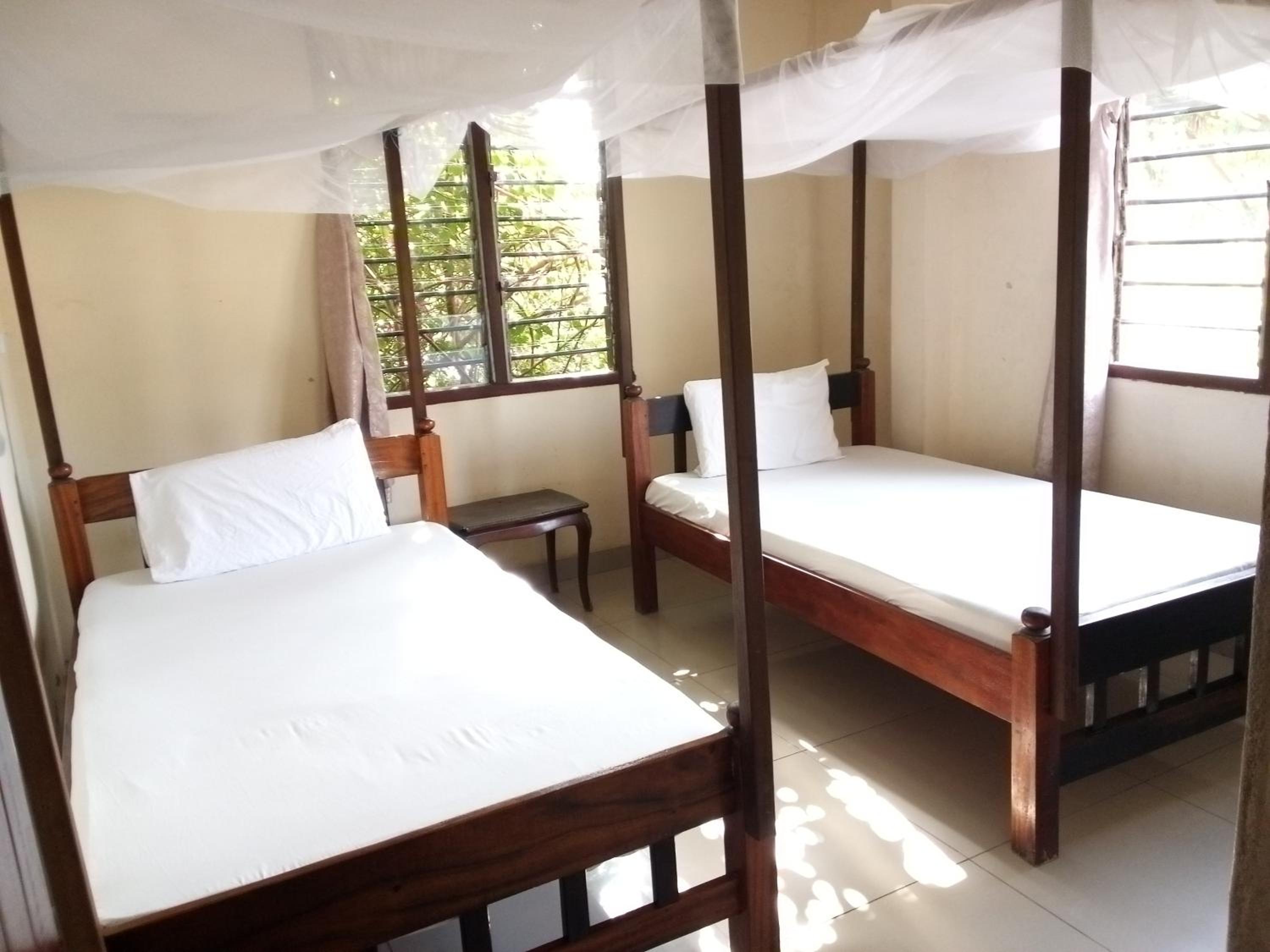 Budget Double Room - Photo 5