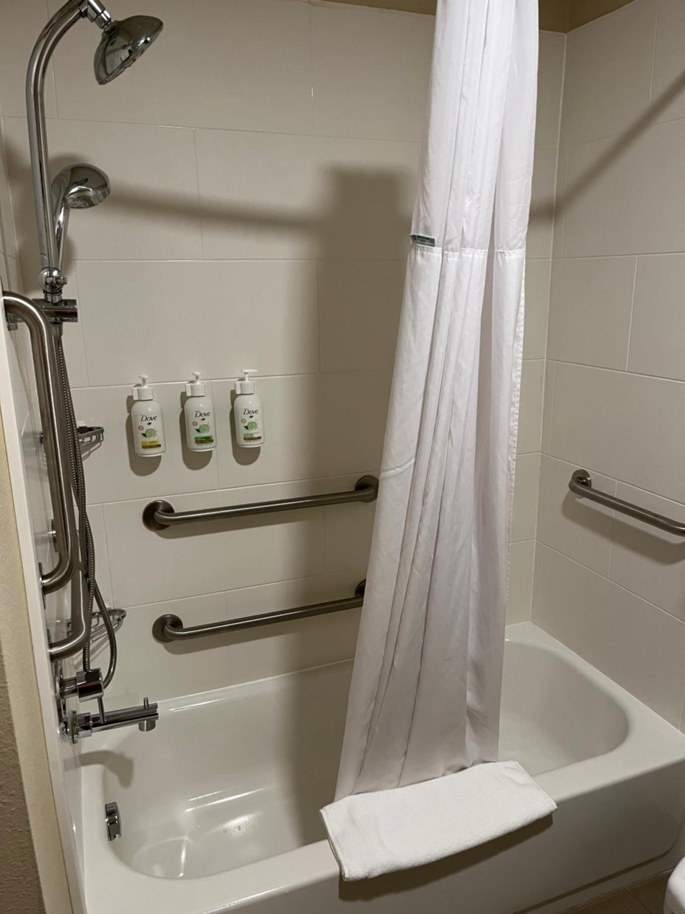 1 Queen Bed, Mobility and Hearing Accessible Room, Bathtub w/ Grab Bars, NS - Photo 2