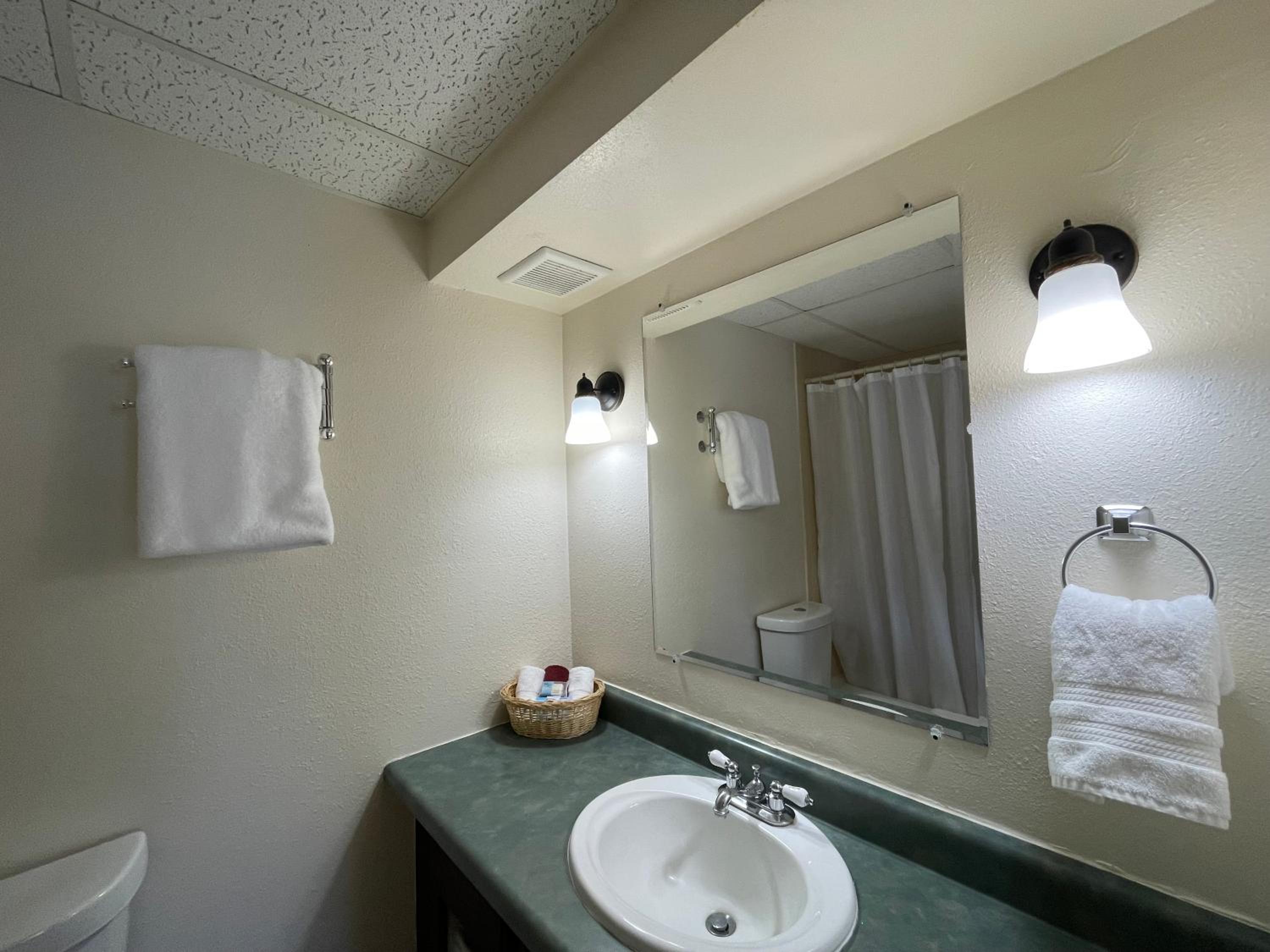 Quadruple Room with Mountain View photo 2