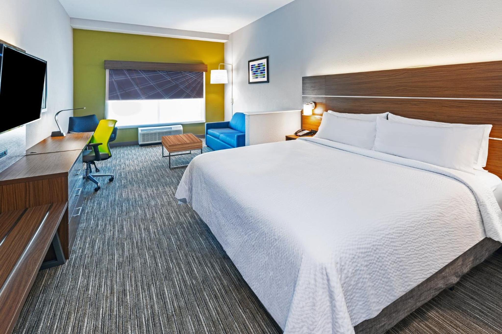 King Suite with Sofa Bed - Photo 3