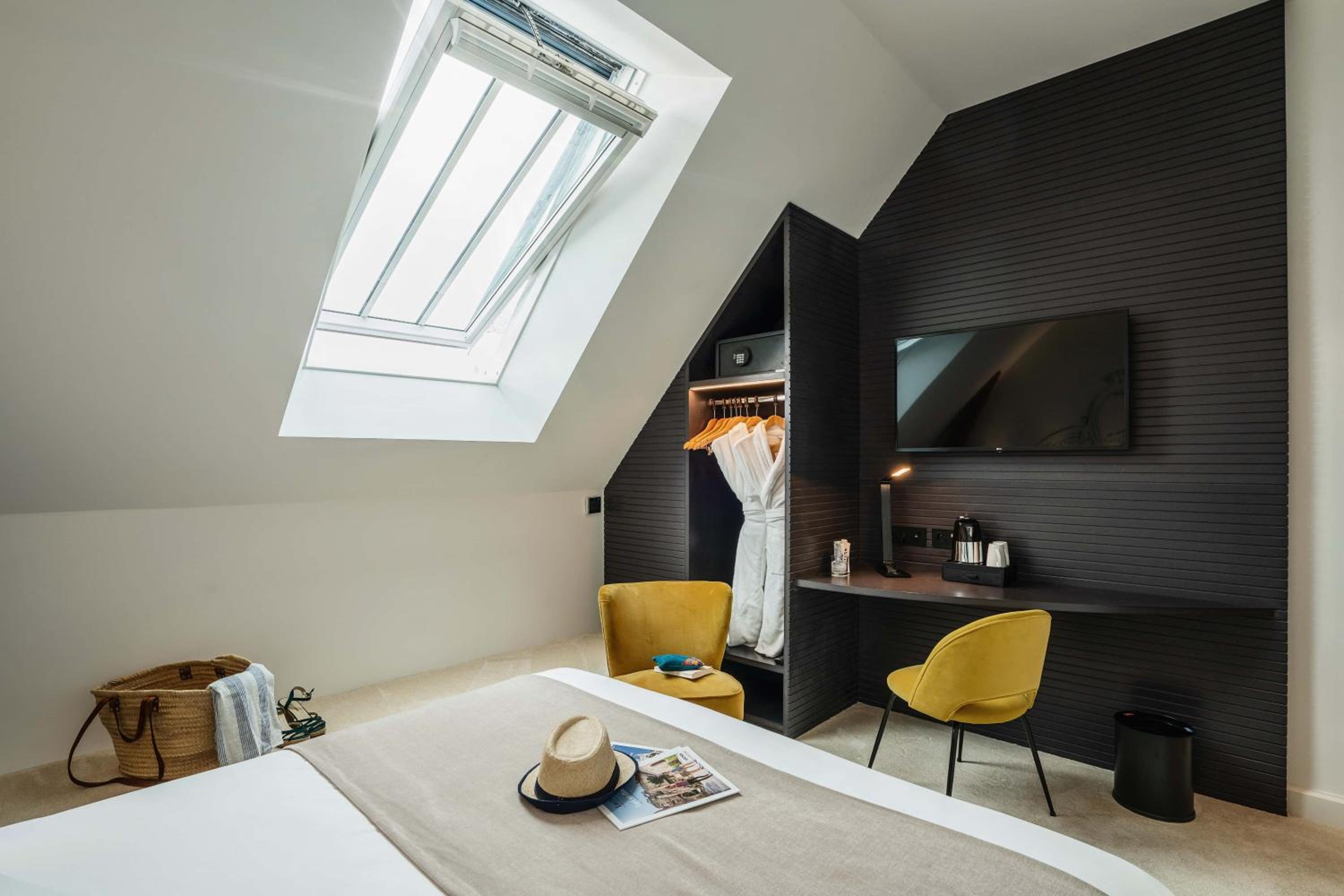 Standard Queen Room - Photo 2