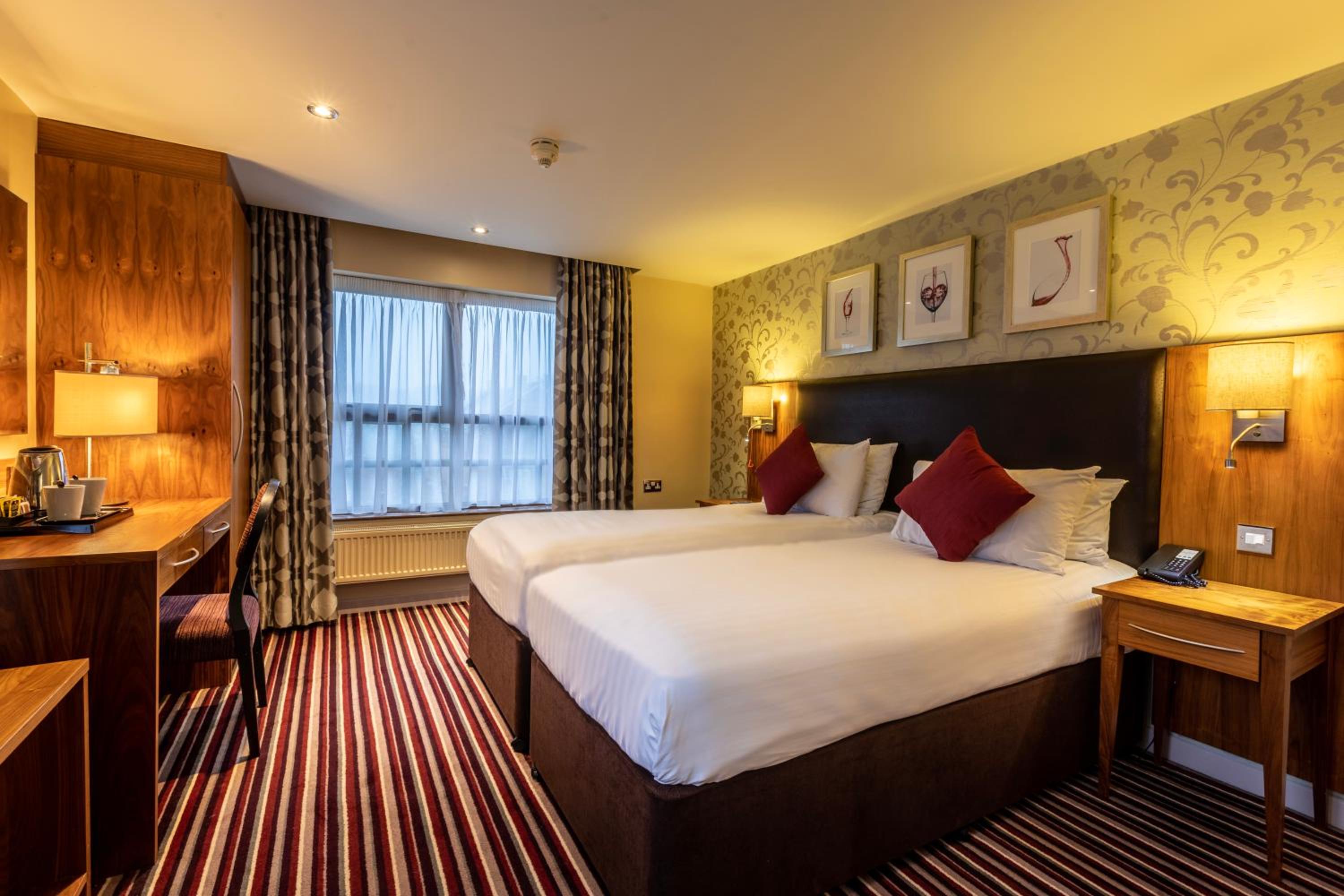 Standard Twin Room - Photo 1