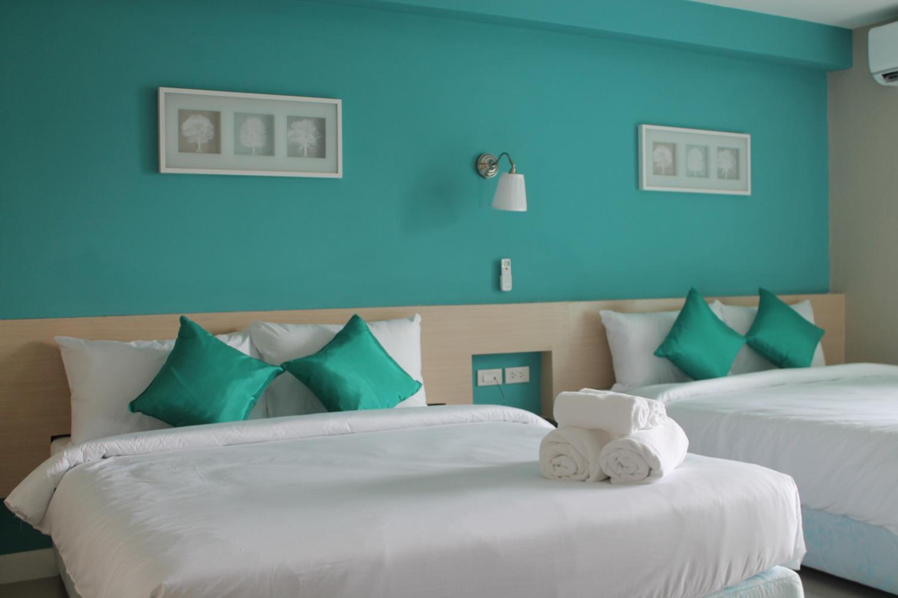 Deluxe Family Room - Photo 1
