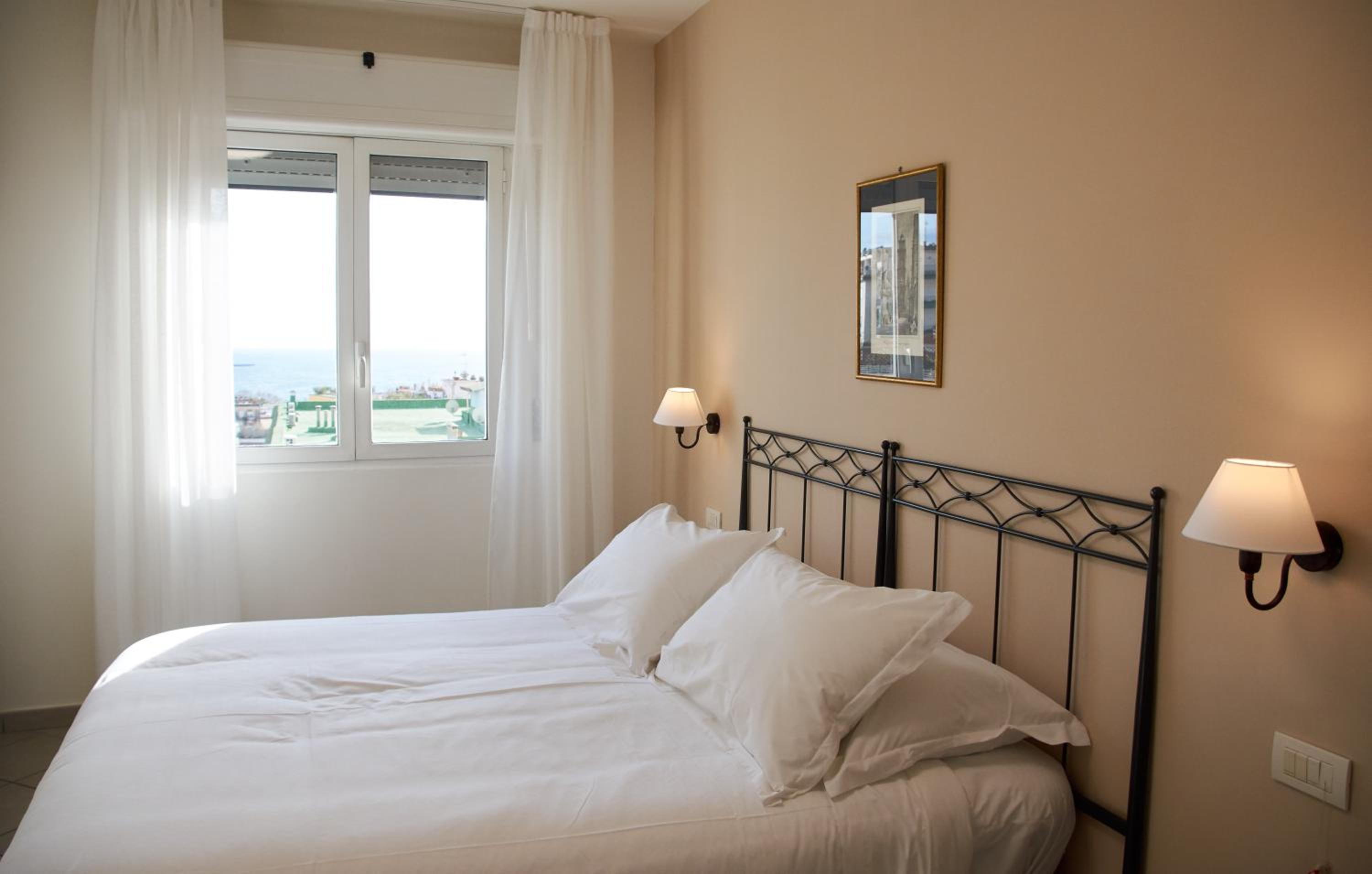 Double Room with Sea View photo 3