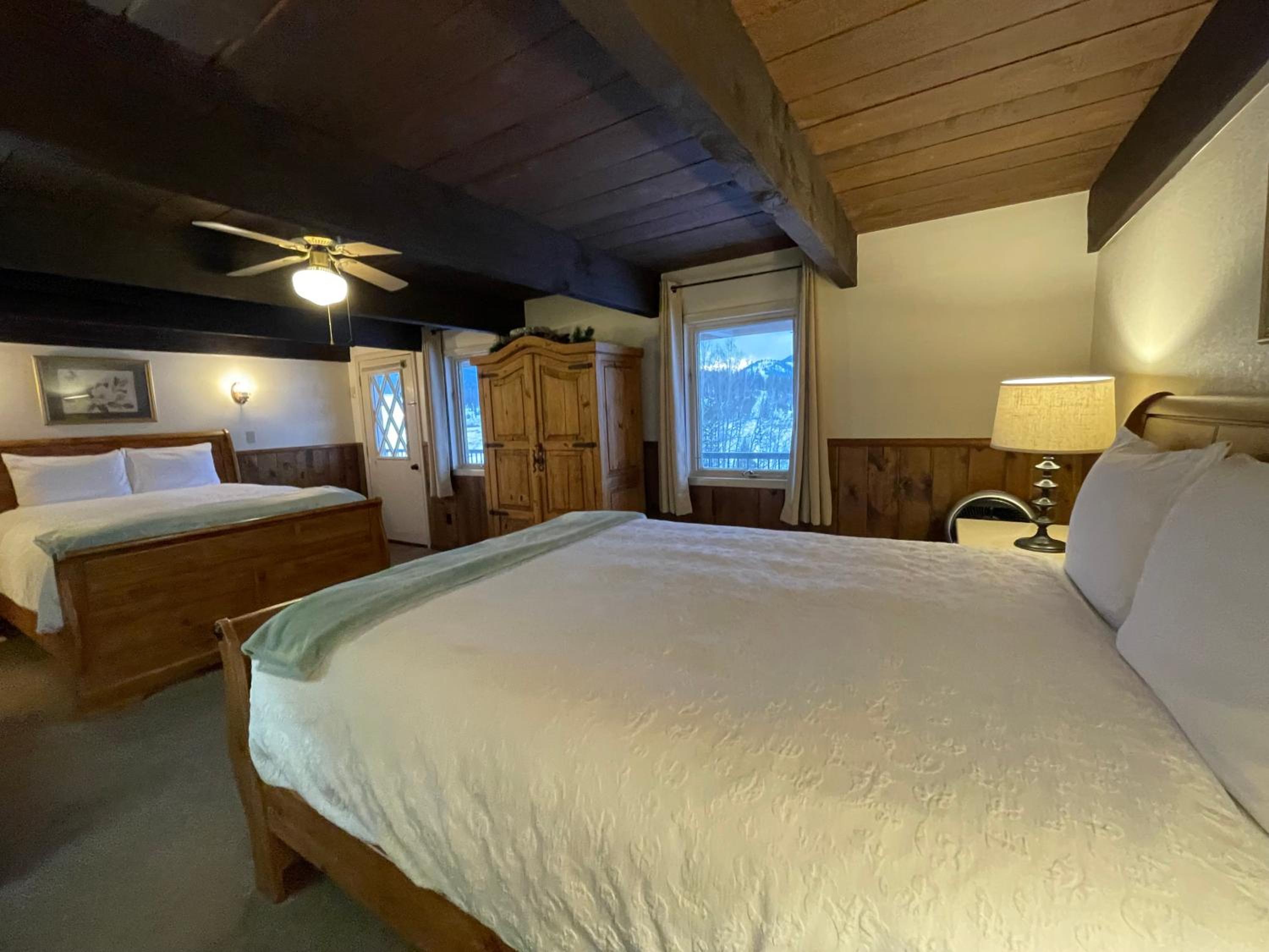 Quadruple Room with Balcony photo 2