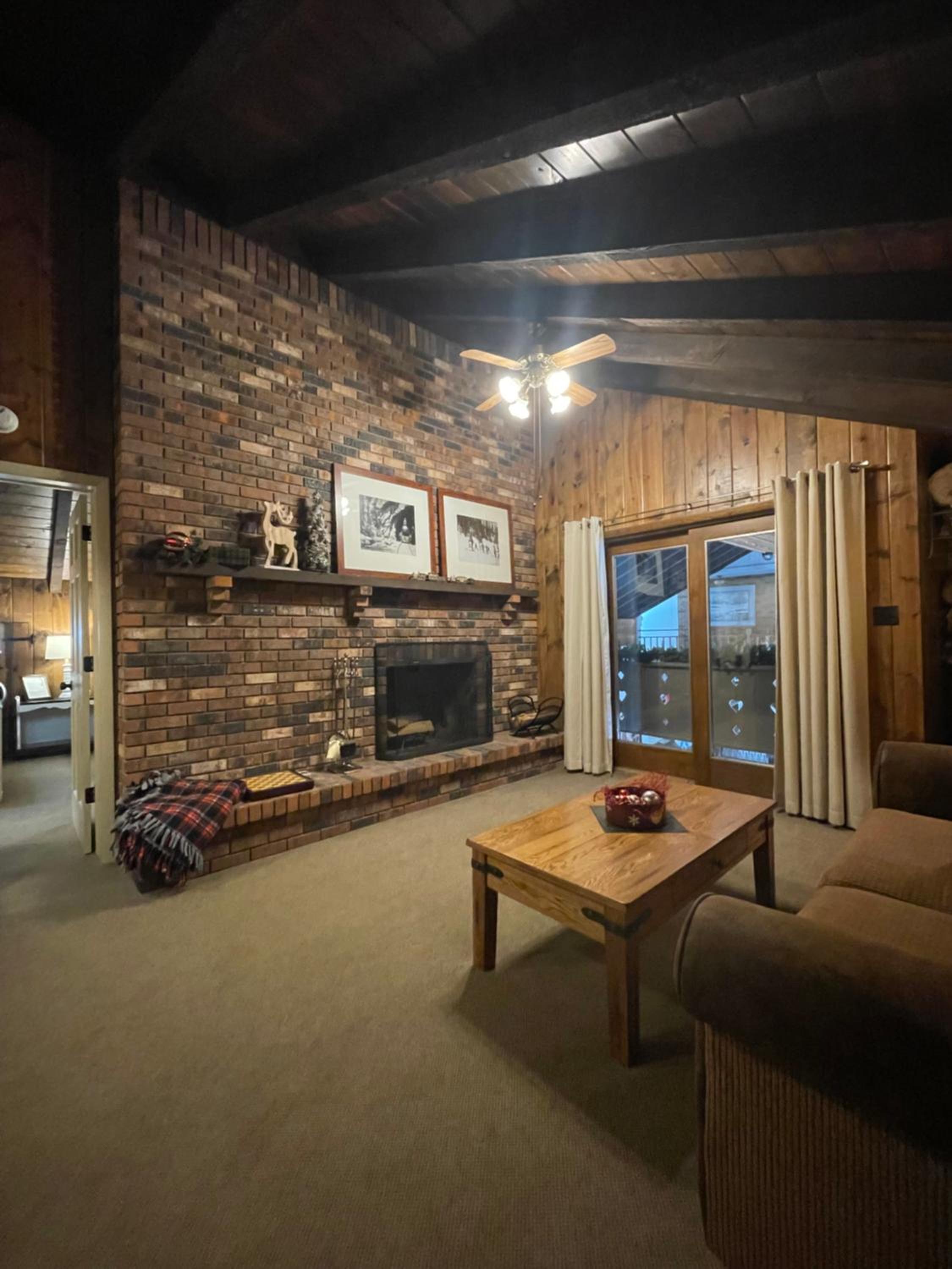 Deluxe King Suite photo 3