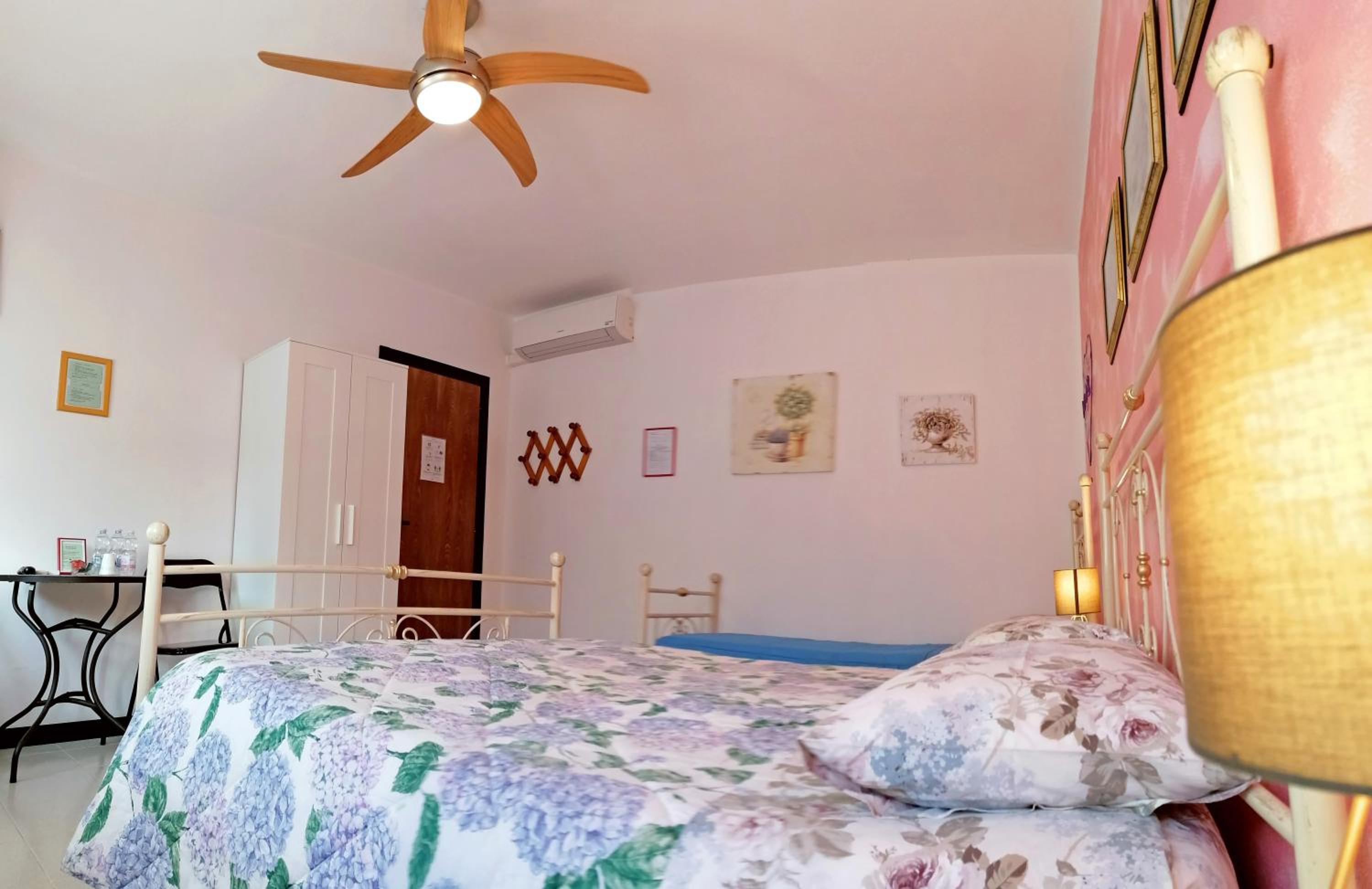 Quadruple Room - Photo 1