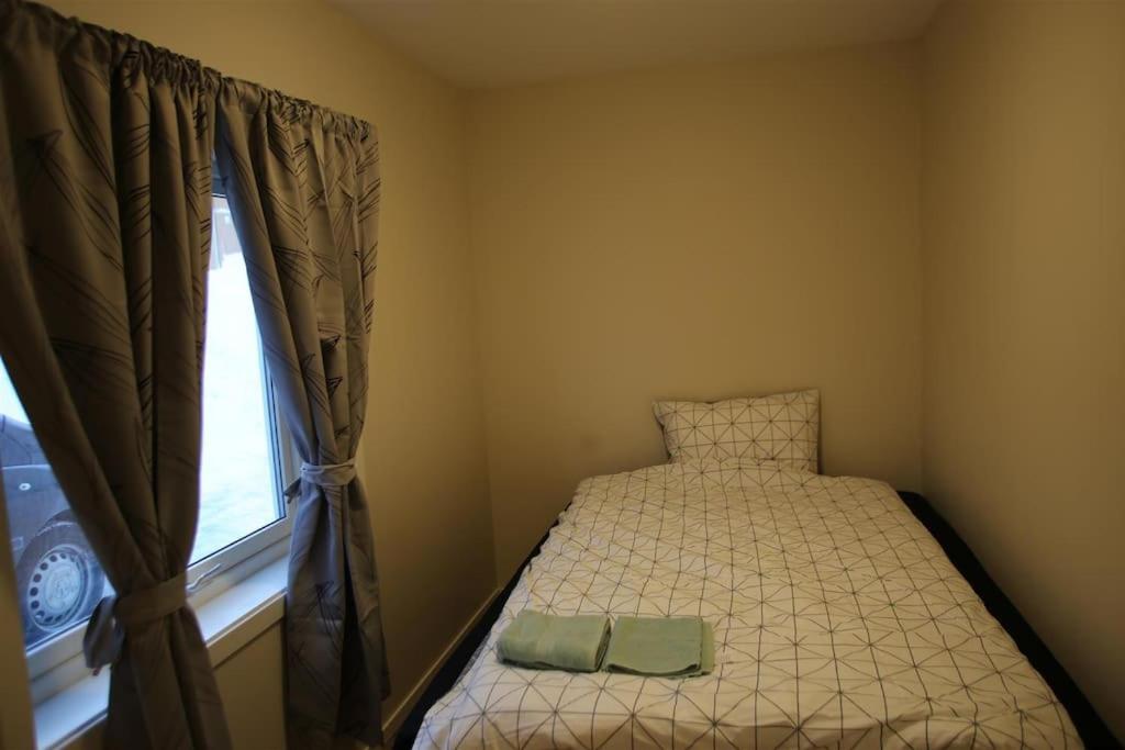 Three-Bedroom Apartment photo 2