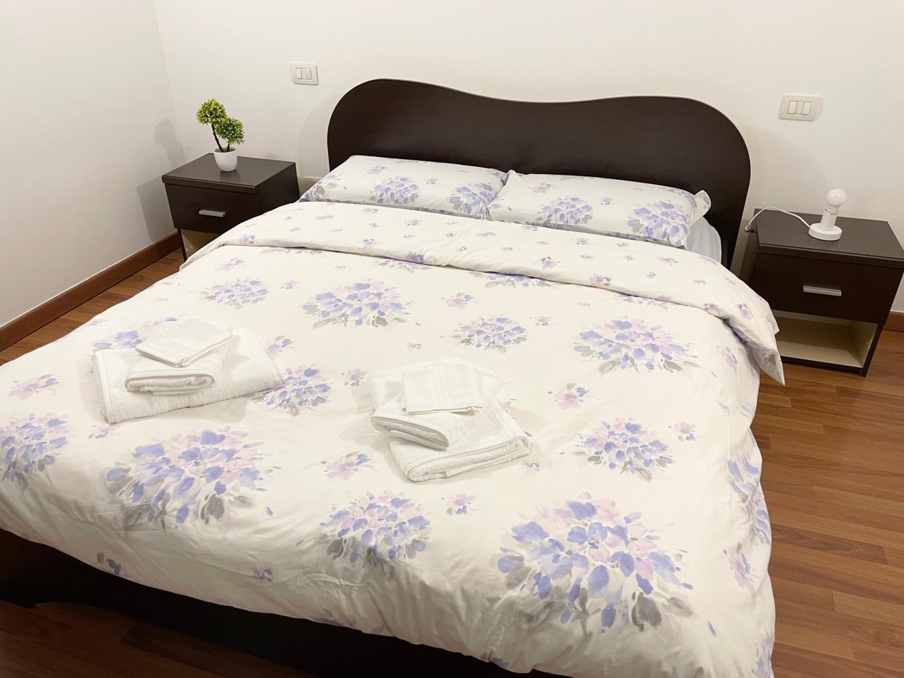 Double Room - Photo 5