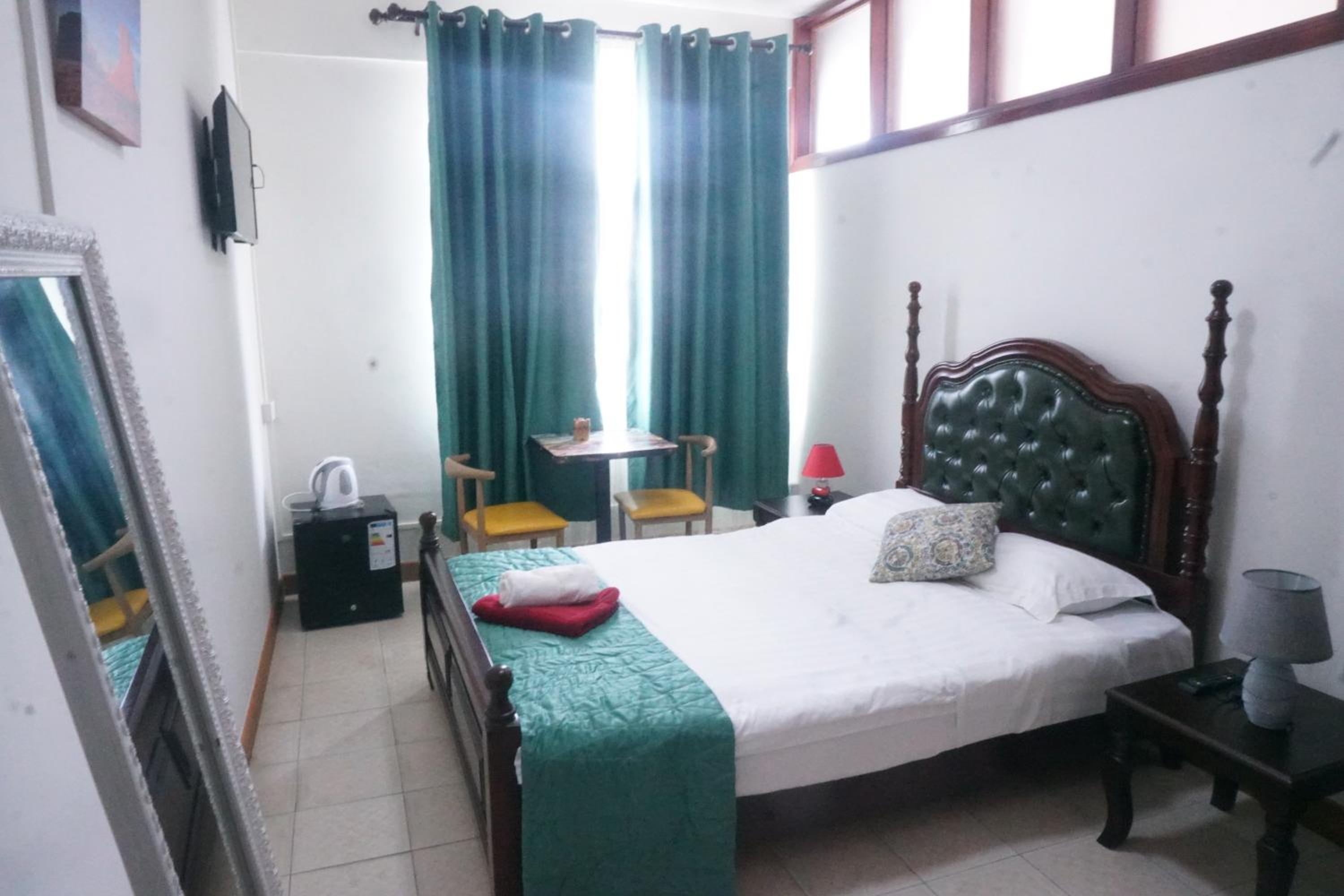 Double Room - Photo 3