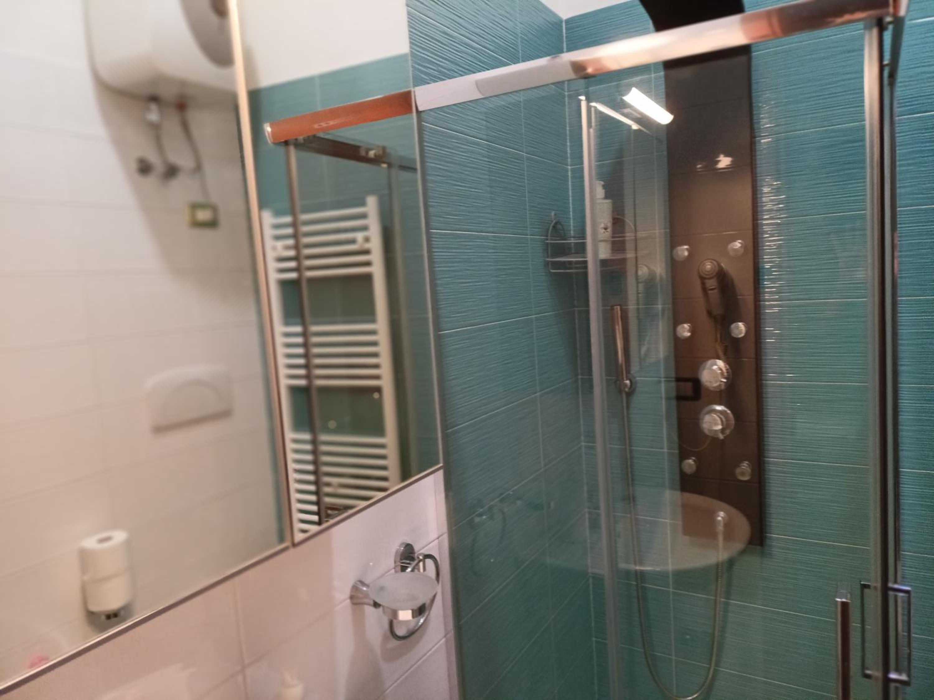 Double Room with Balcony - Photo 27