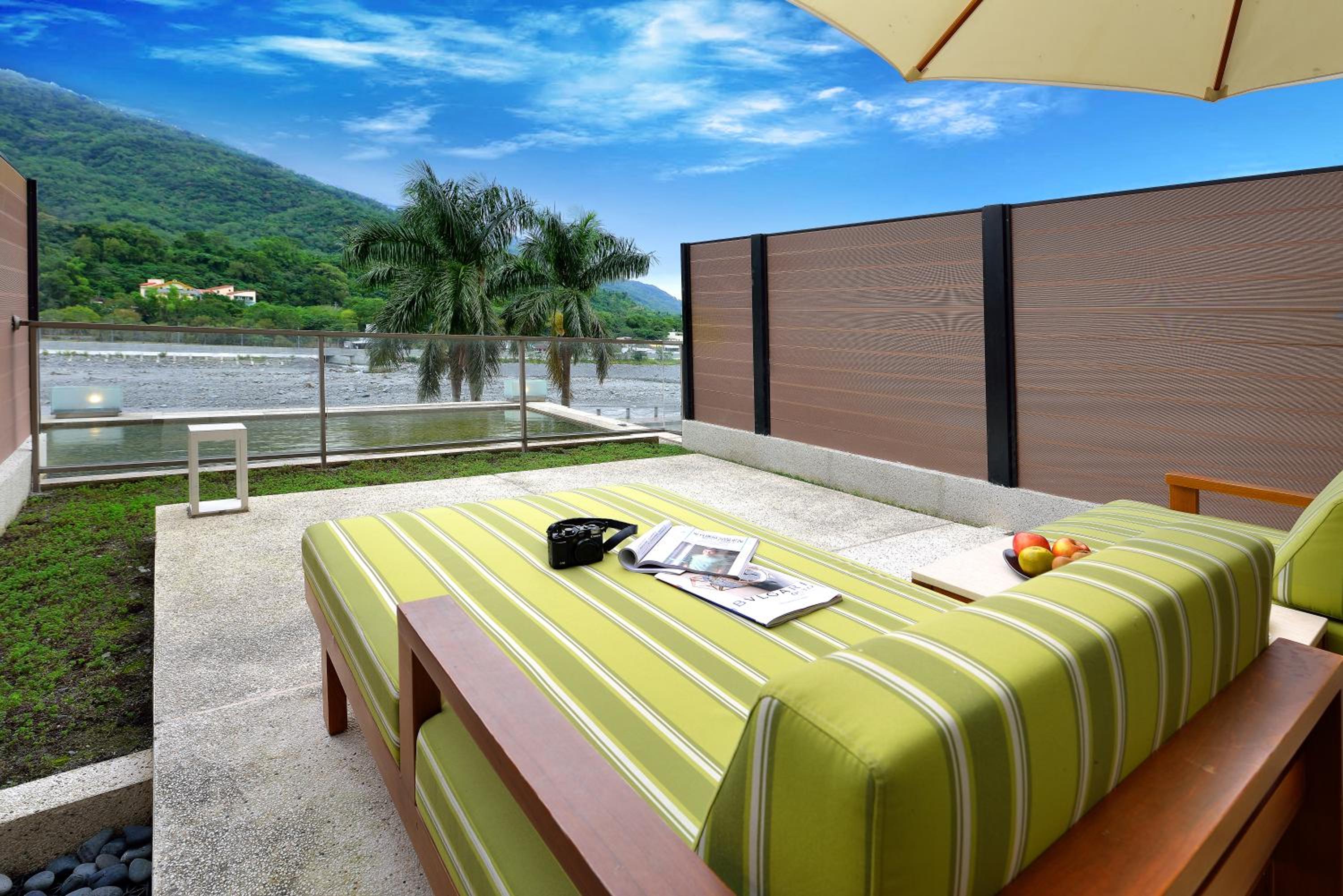 Suite with Garden View photo 2