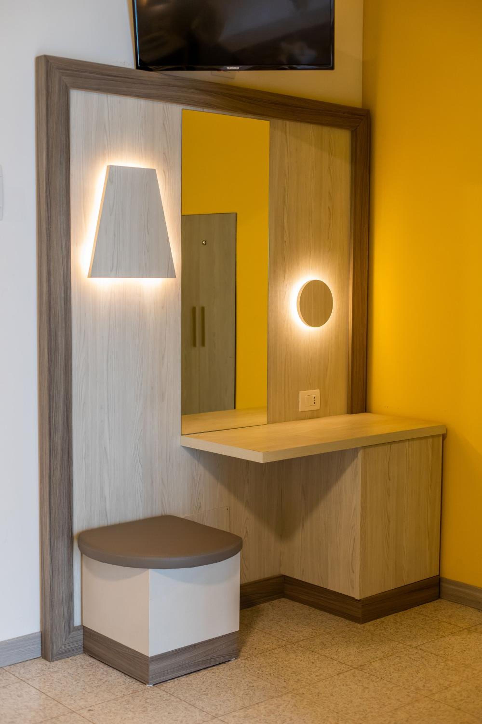 Double or Twin Room with Sea View photo 2