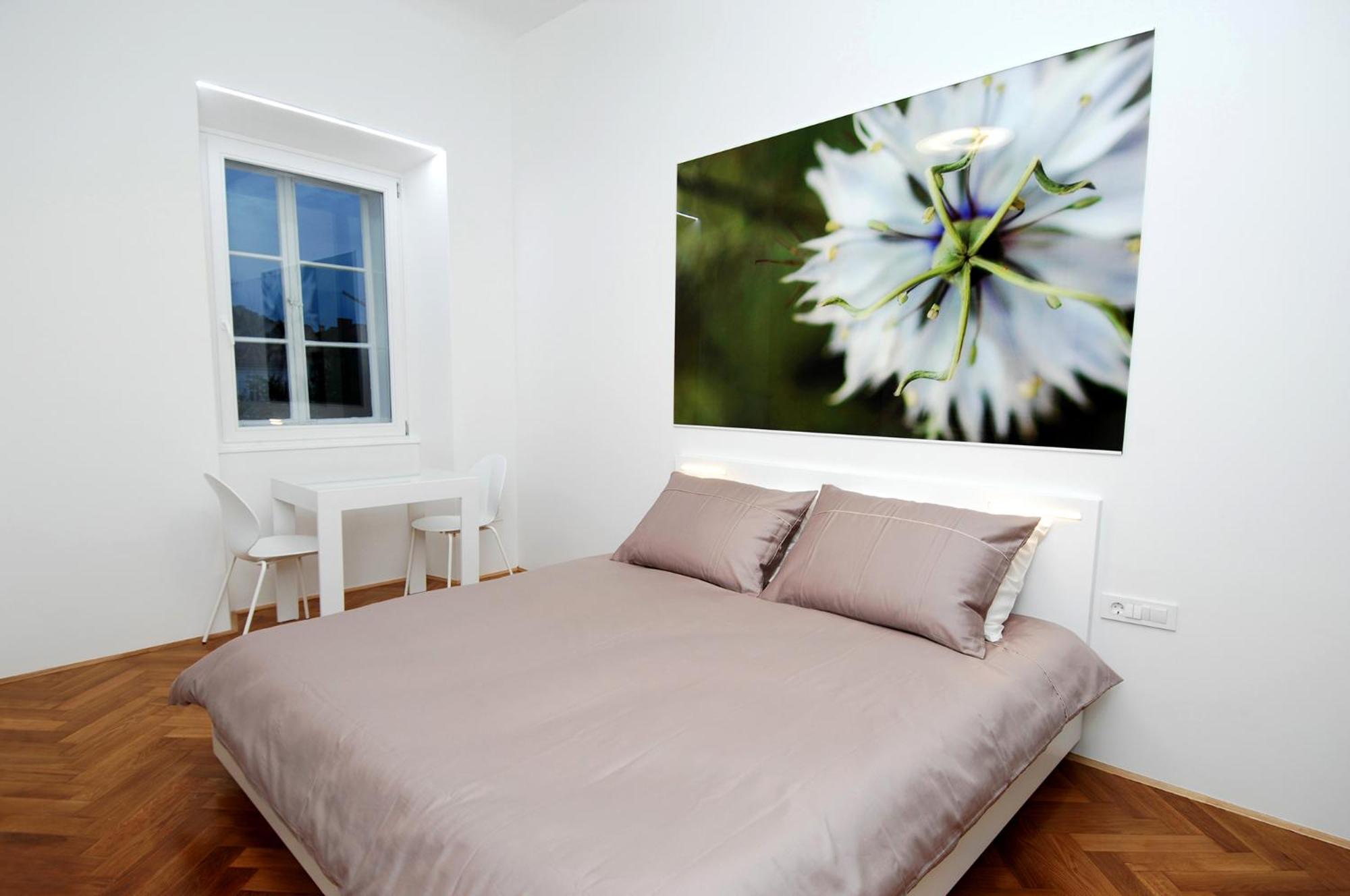 Double Room with River View - Photo 25