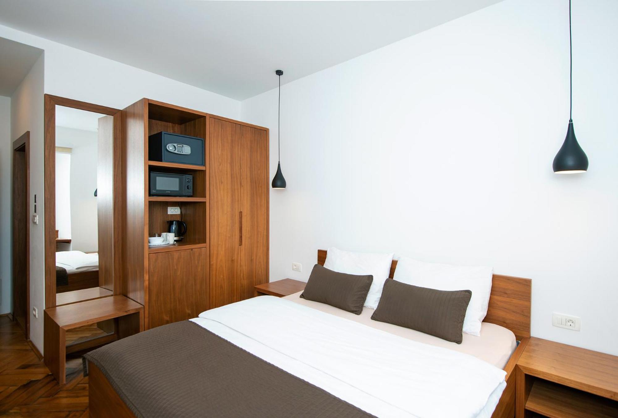 Double Room with River View - Photo 20