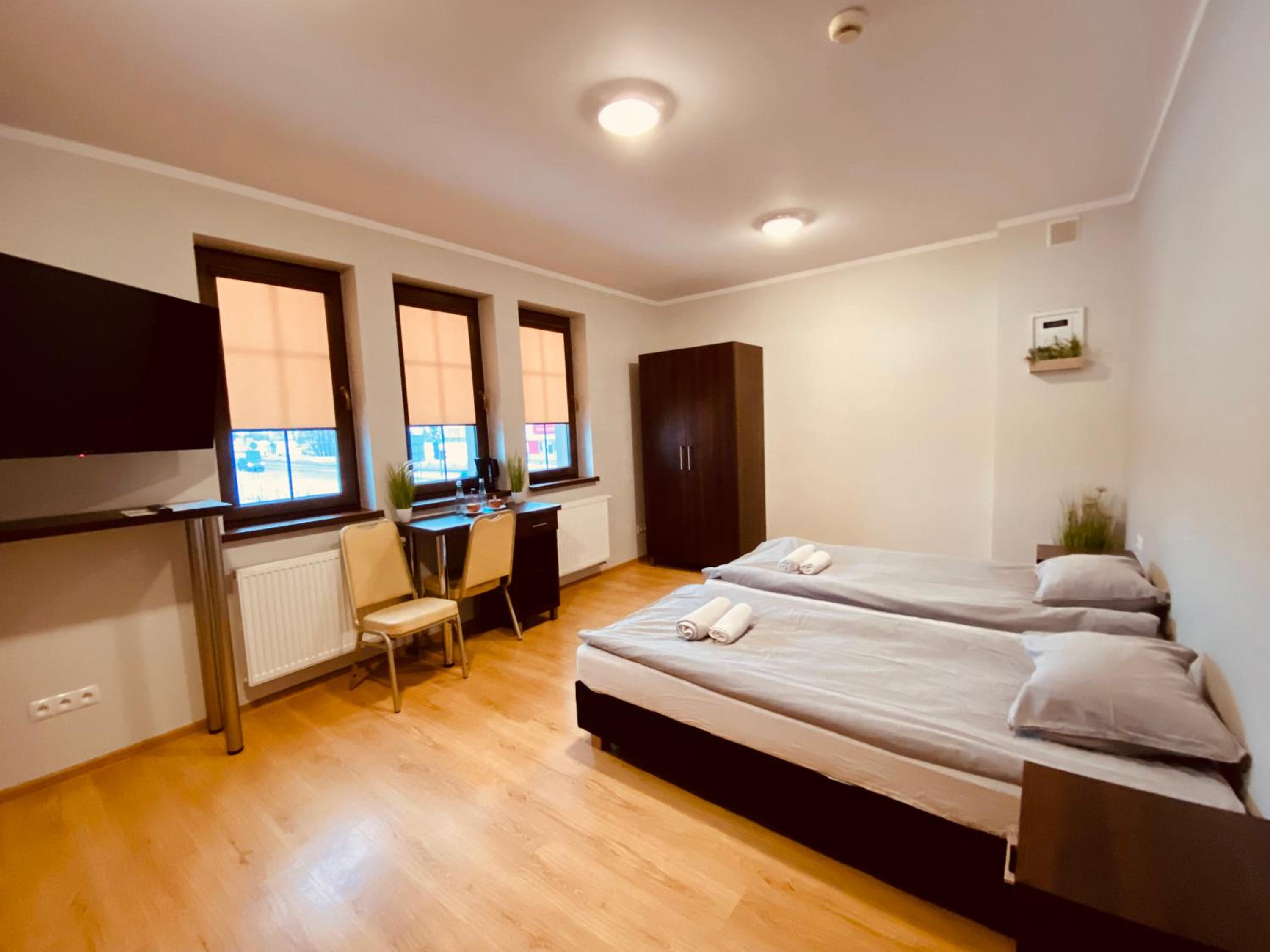 Double Room with Private Bathroom - Photo 2