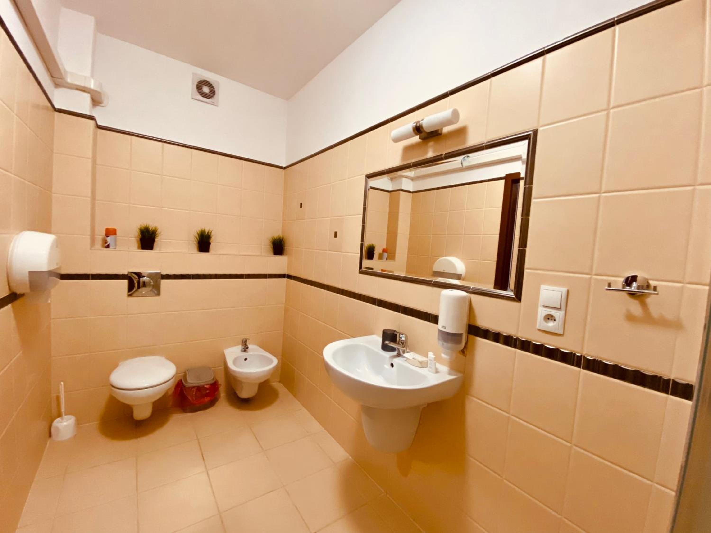 Double Room with Private Bathroom - Photo 3
