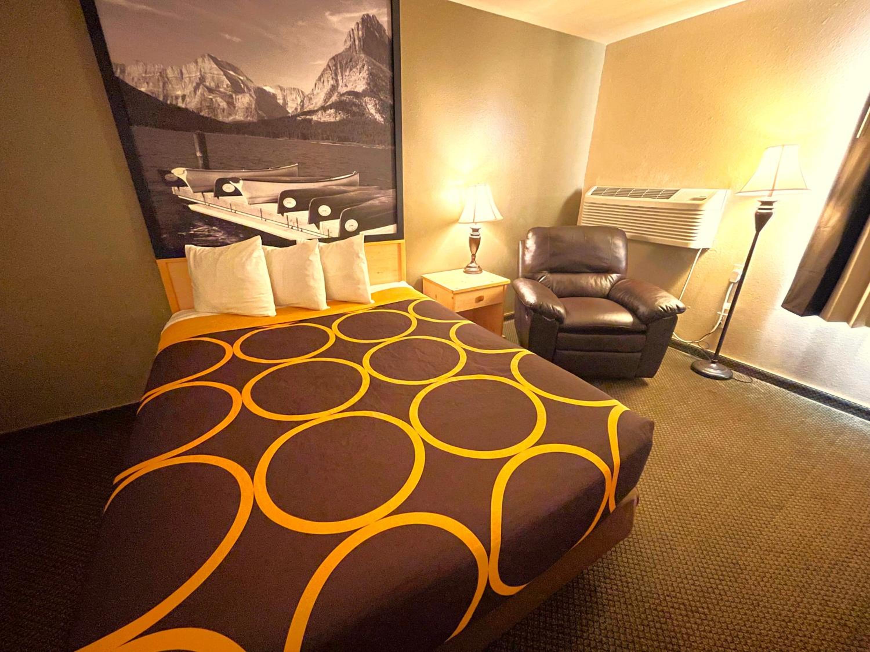 Queen Room - Non-Smoking - Photo 2