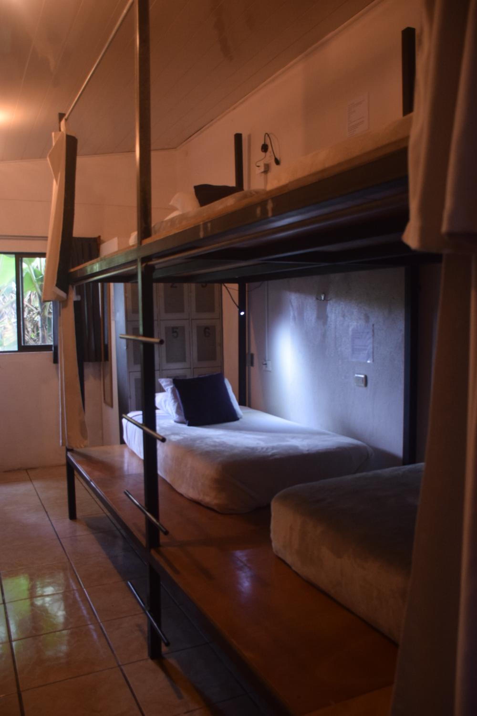 Bed in 8-Bed Mixed Dormitory Room photo 1