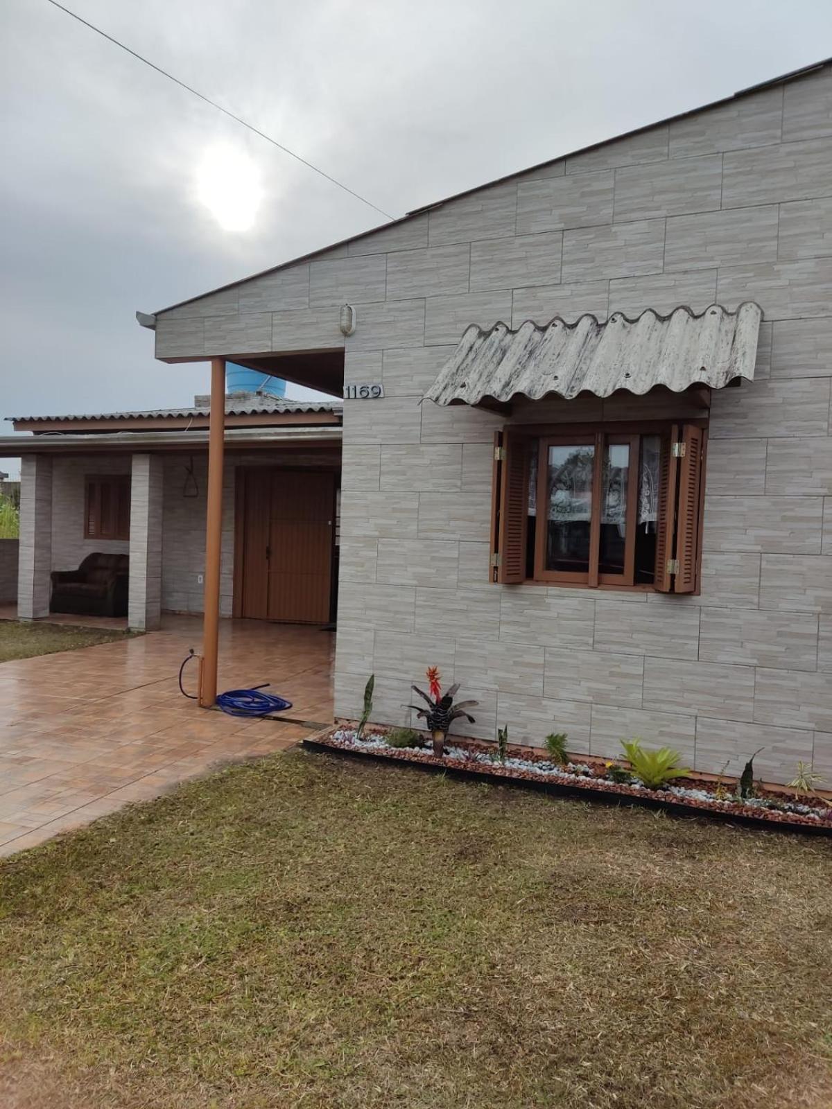 Three-Bedroom House photo 1