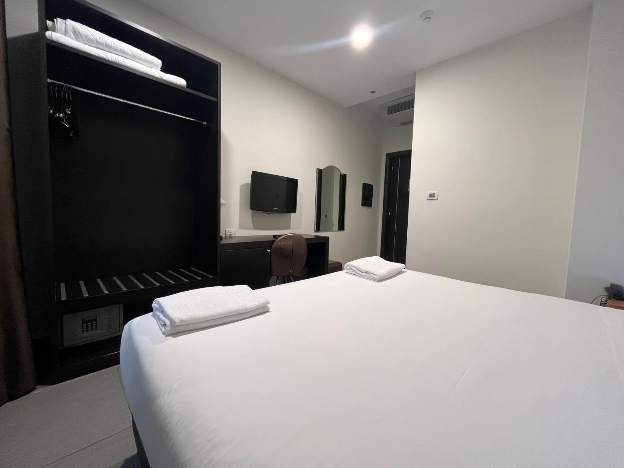 Economy Double or Twin Room photo 3