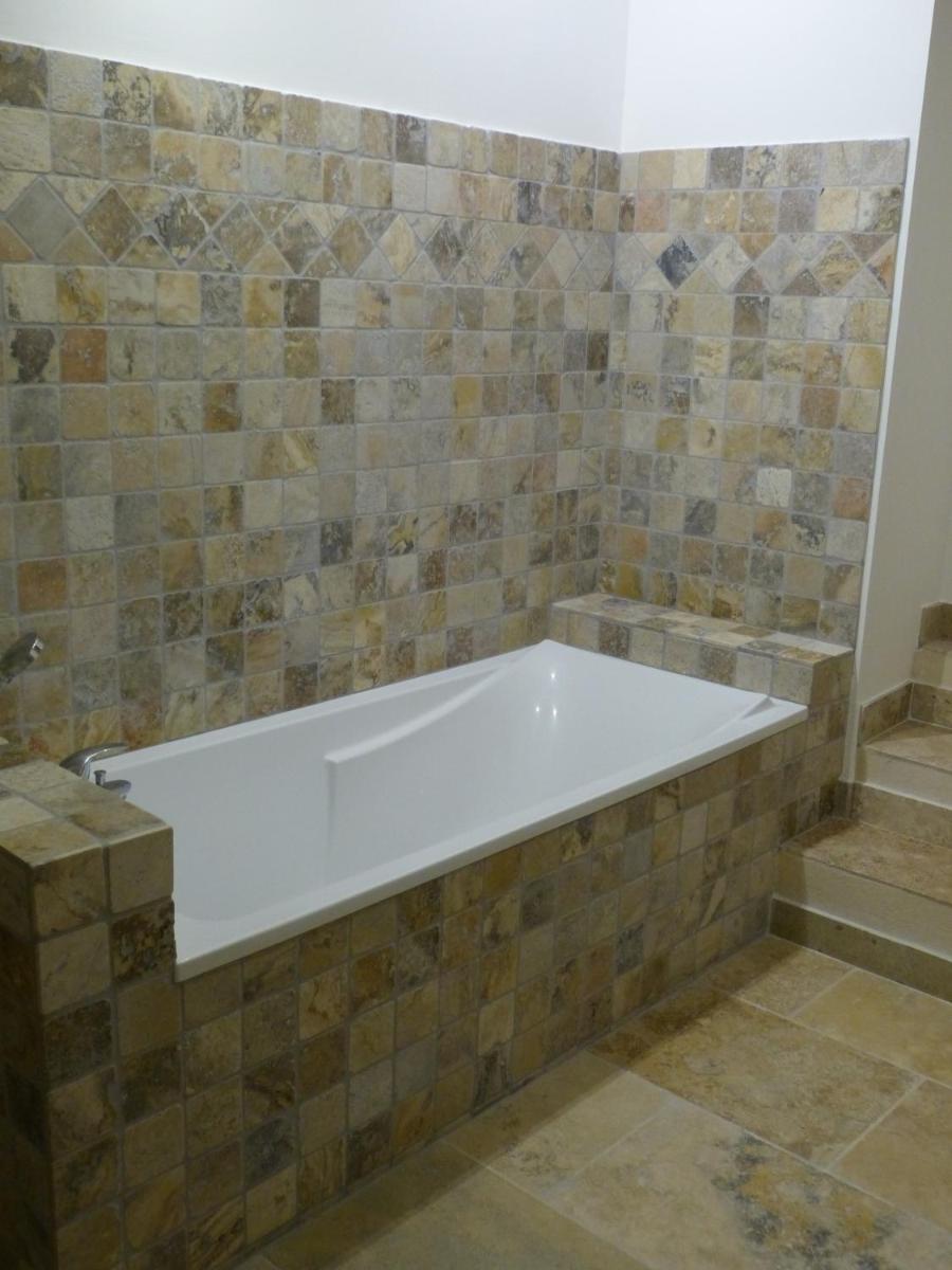Large Double or Twin Room photo 1