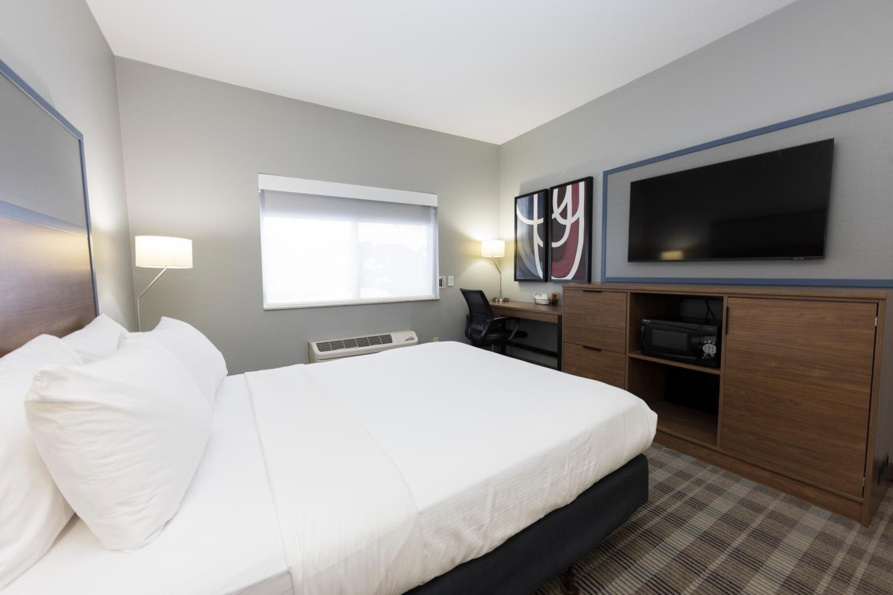 King Room - Non-Smoking - Photo 1