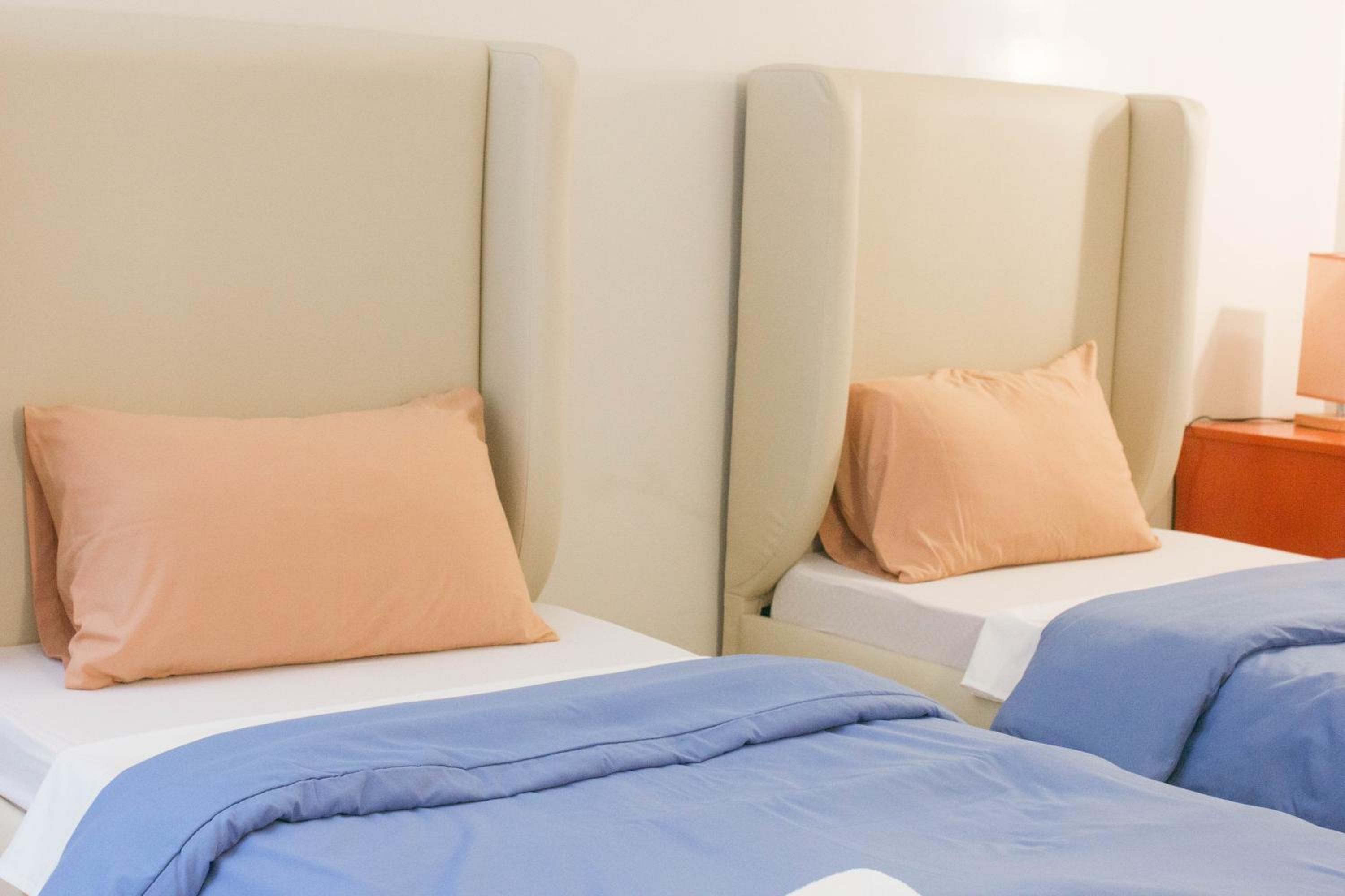 Standard Twin Room - Photo 1