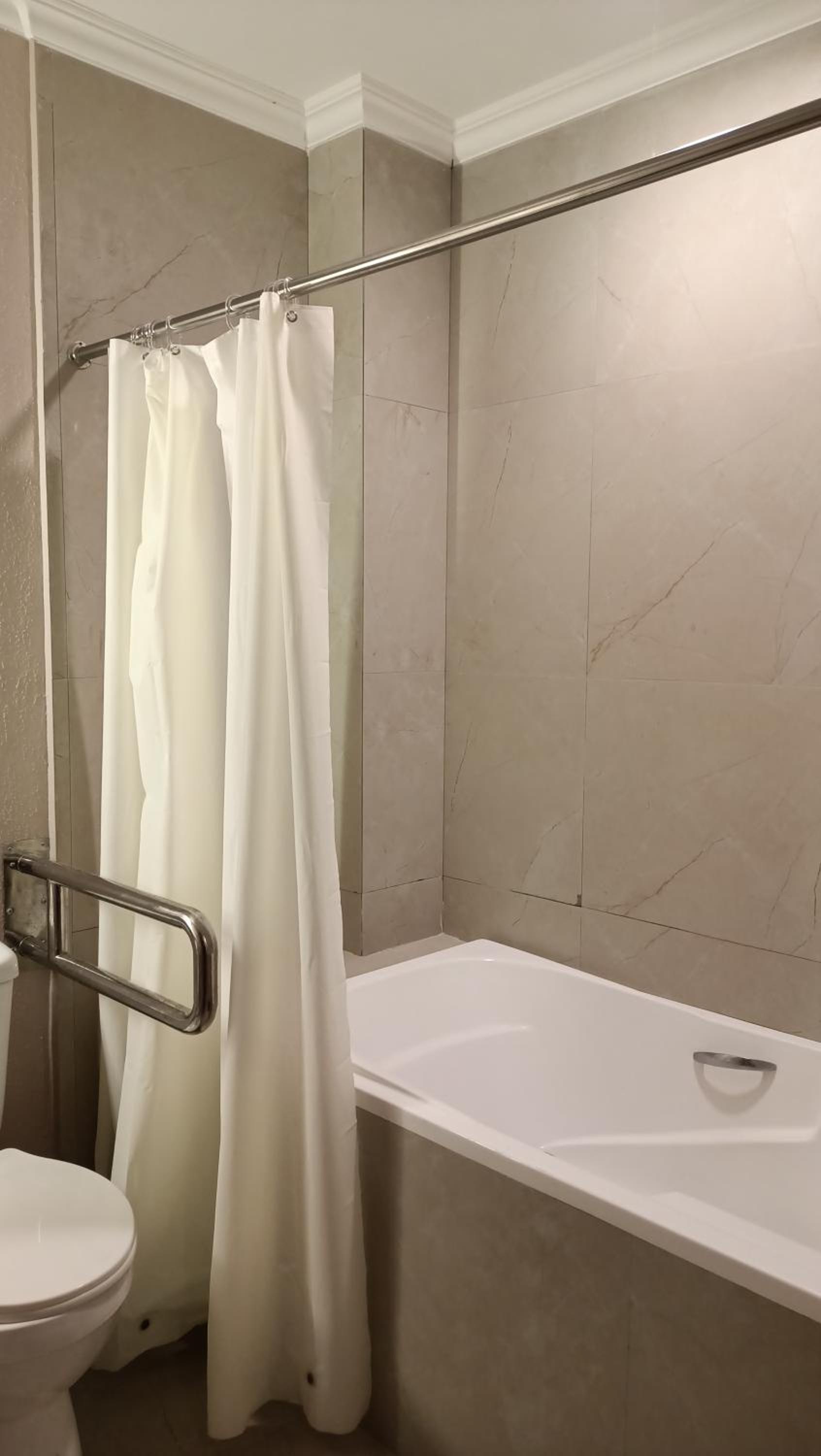 Standard Twin Room - Photo 3