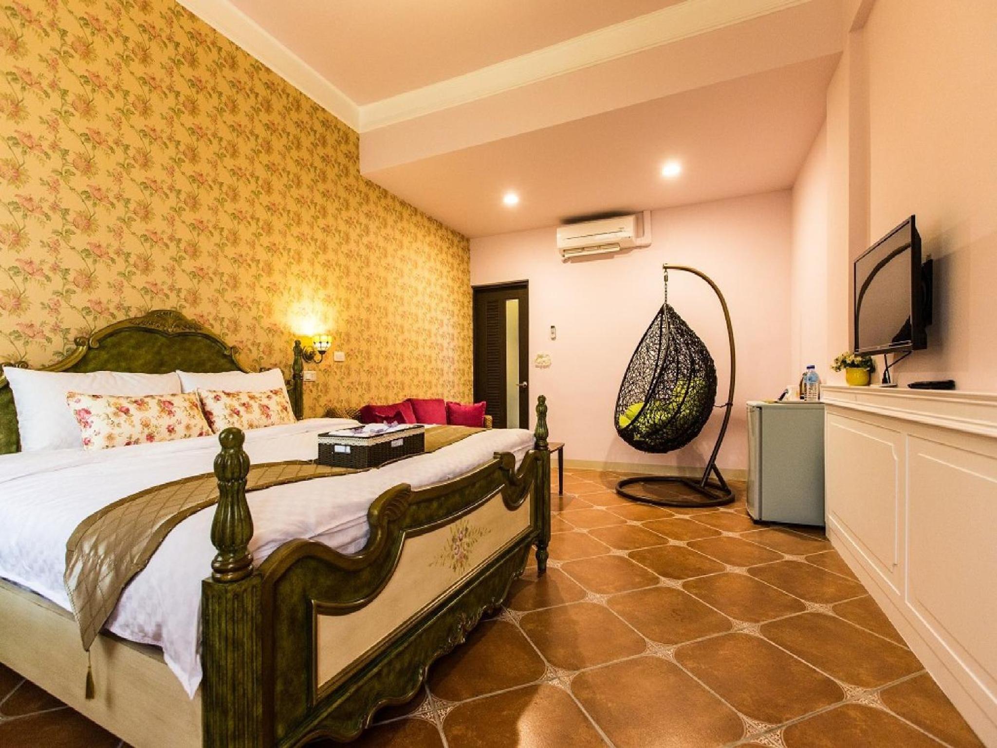 Deluxe Double Room with Bath photo 2