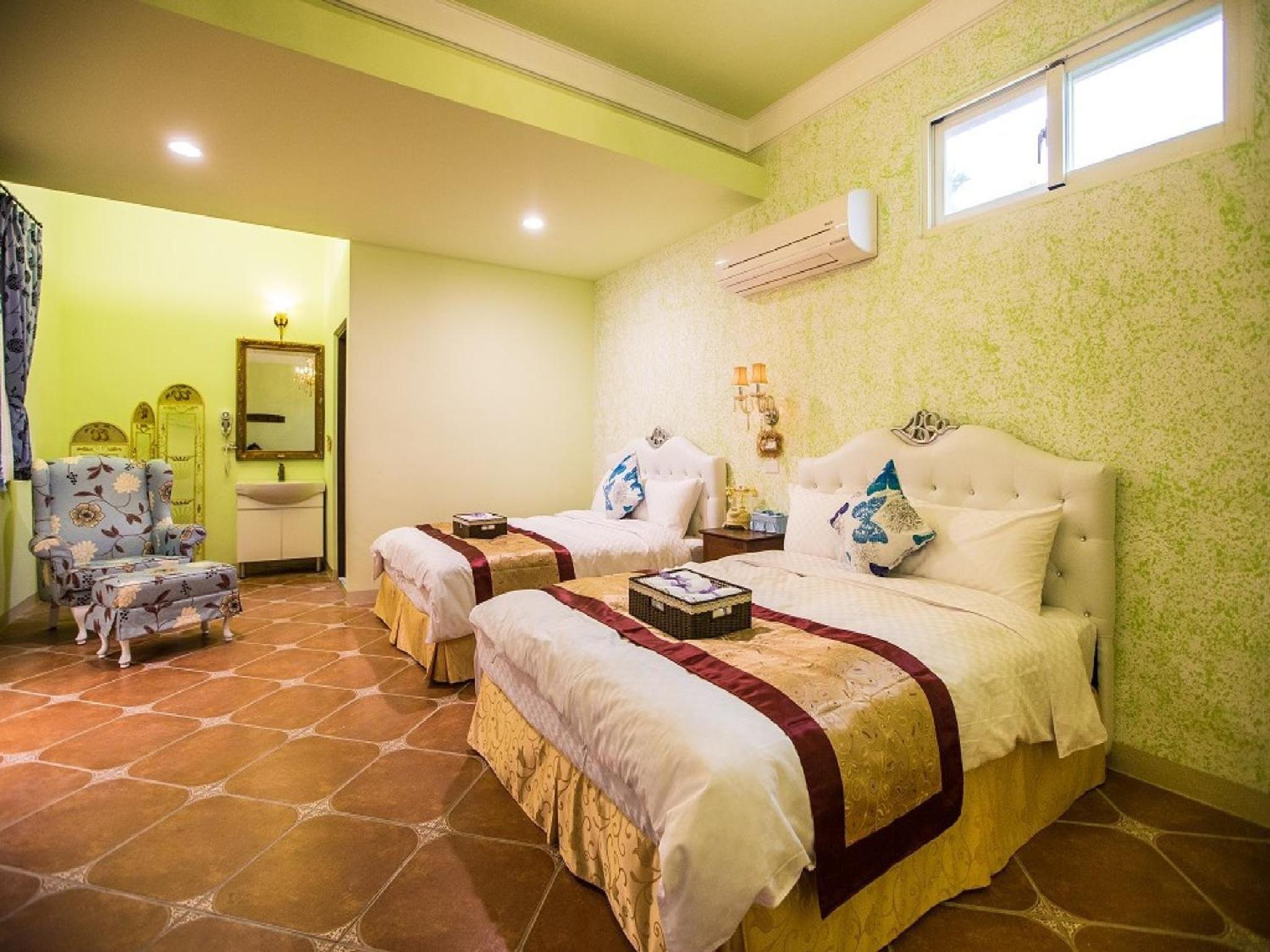 Quadruple Room with Garden View photo 3