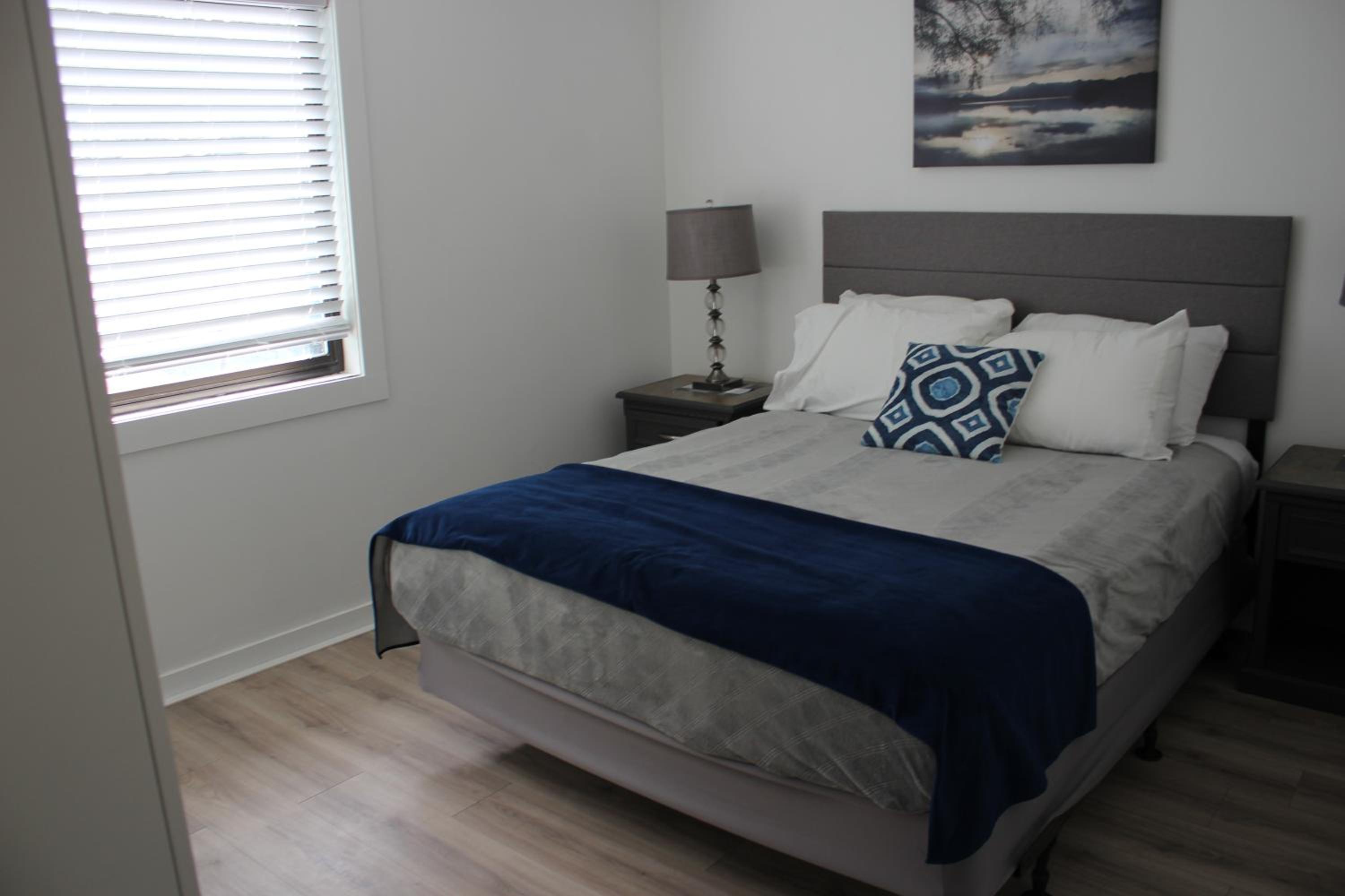 Four-Bedroom House - Photo 7