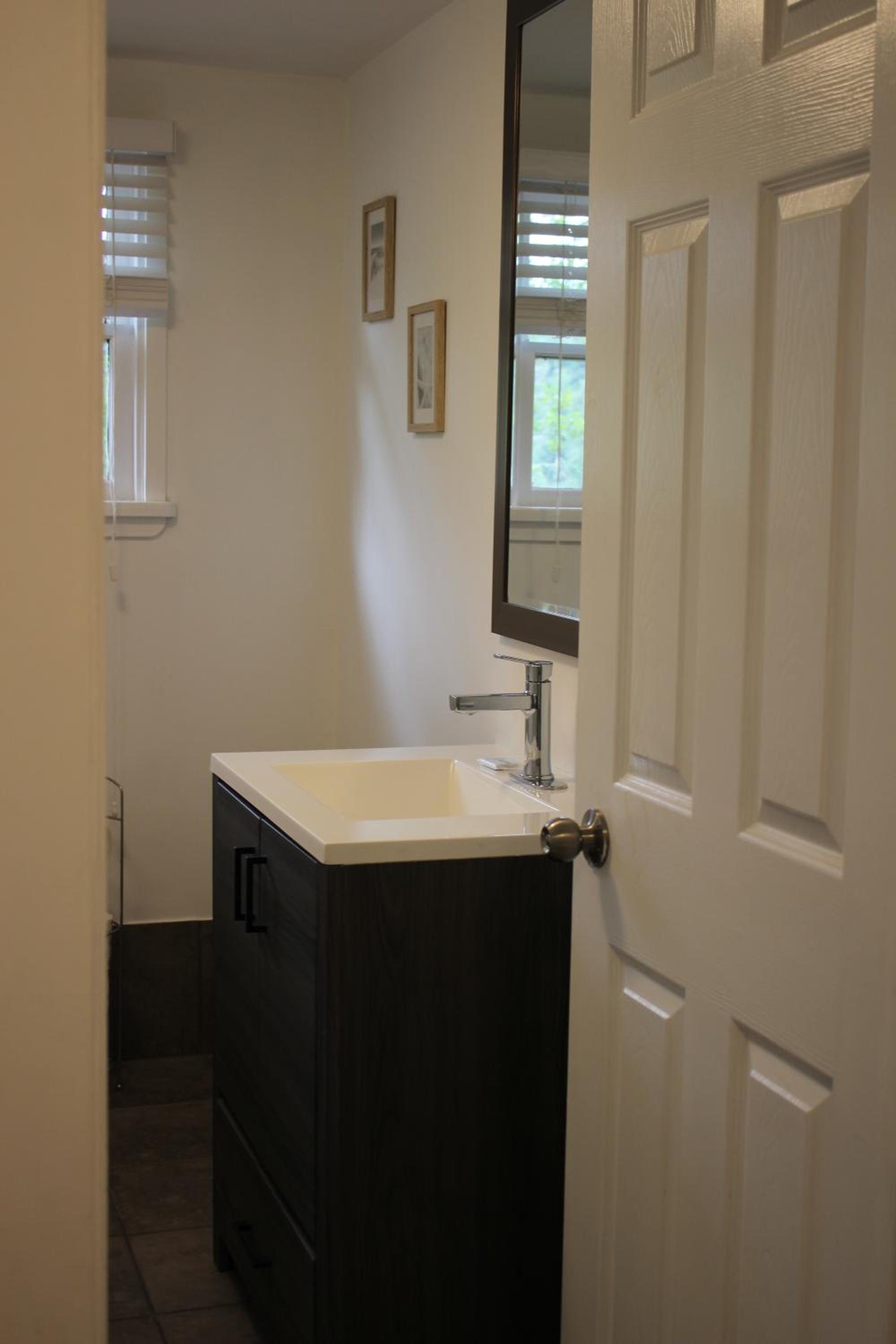 Four-Bedroom House - Photo 5