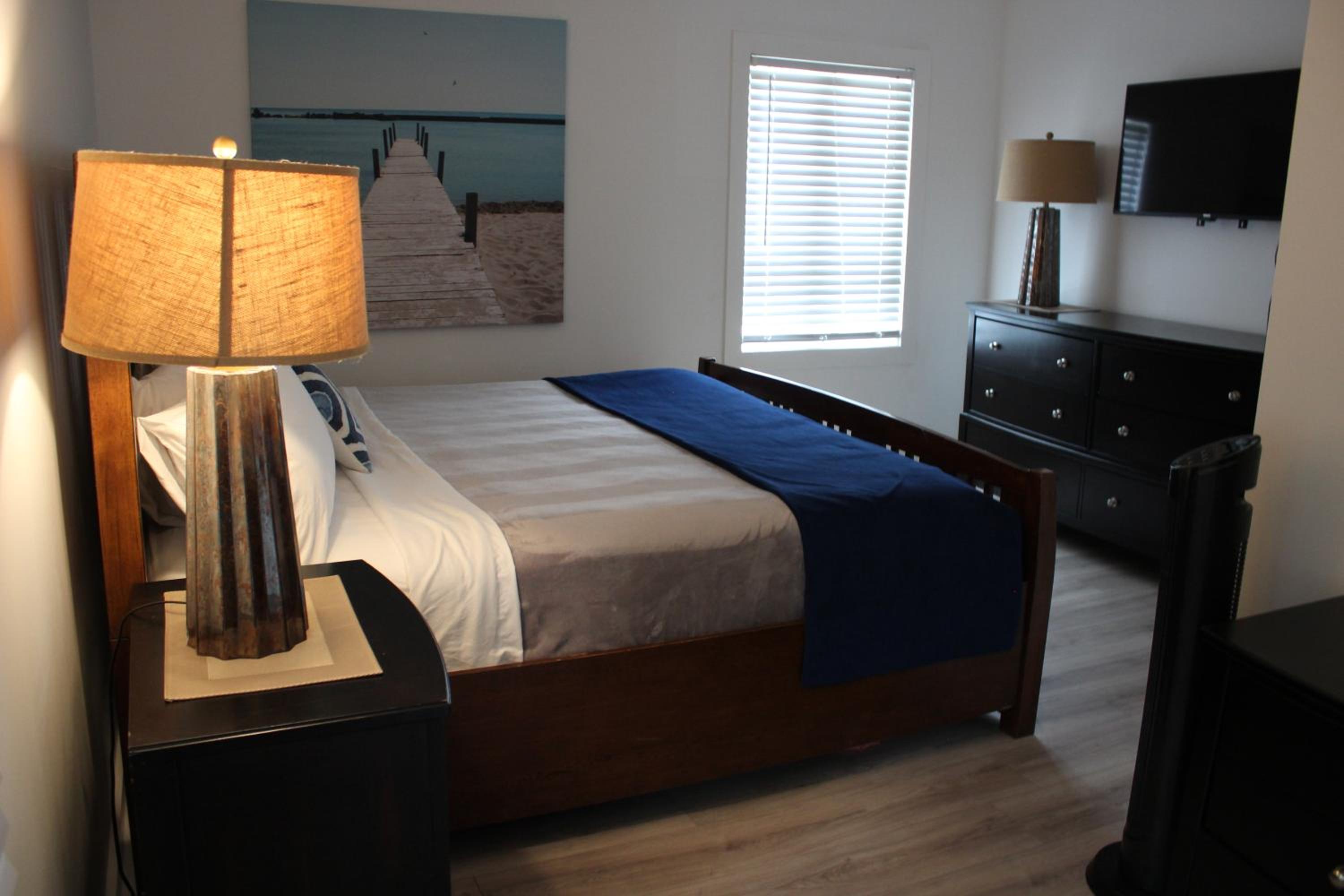 Four-Bedroom House - Photo 8