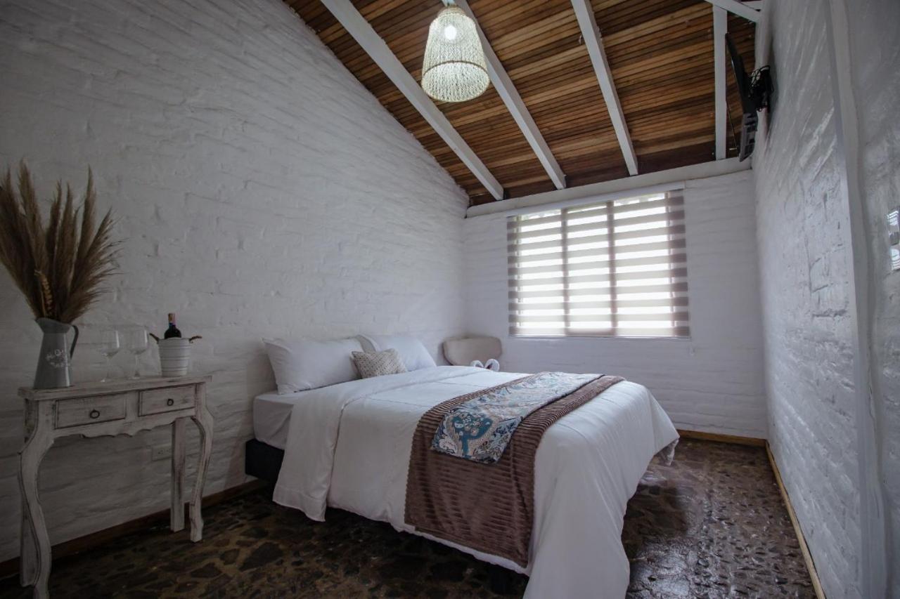 Queen Room with Spa Bath photo 1