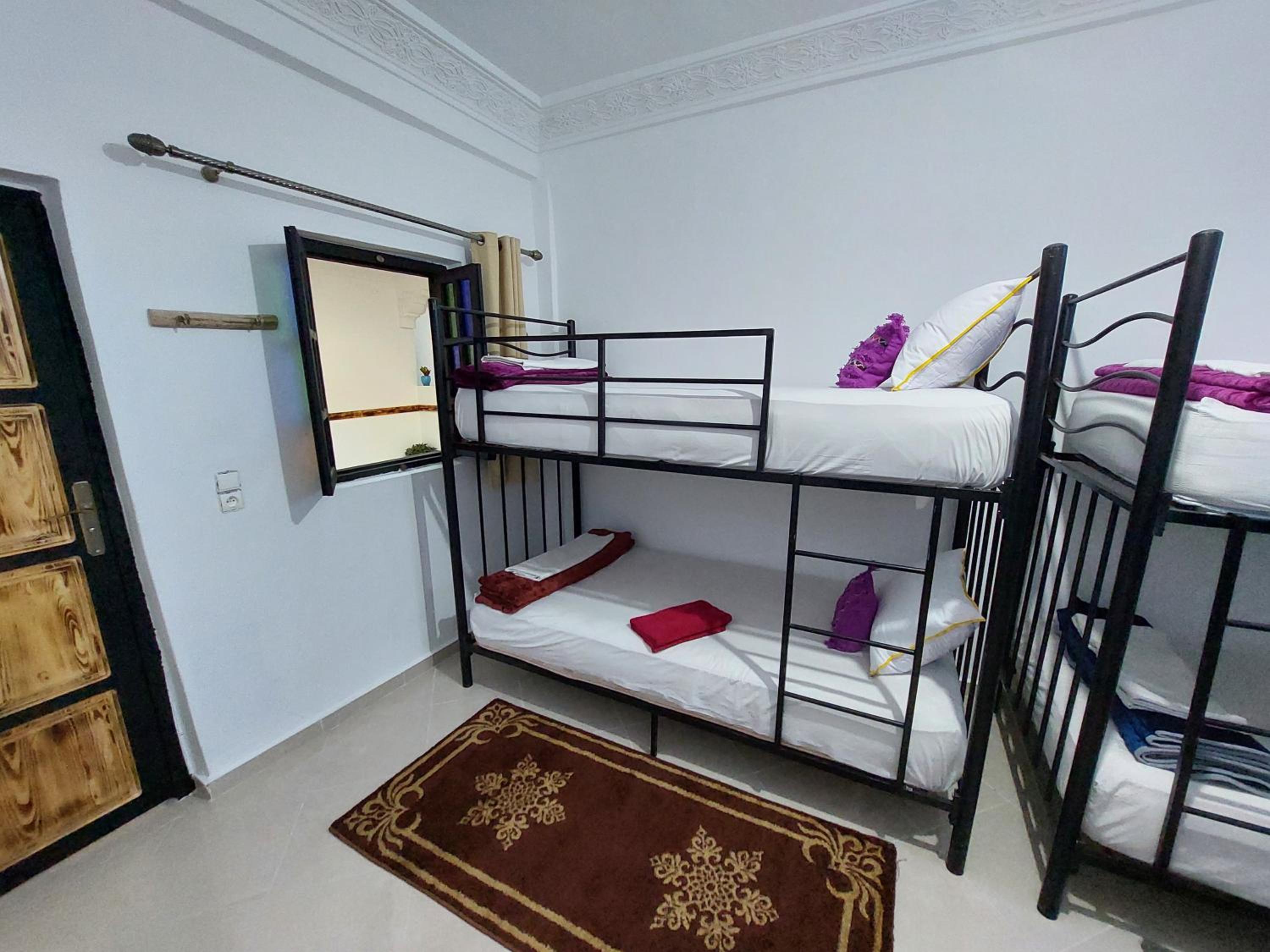 Bed in 6-Bed Mixed Dormitory Room photo 1