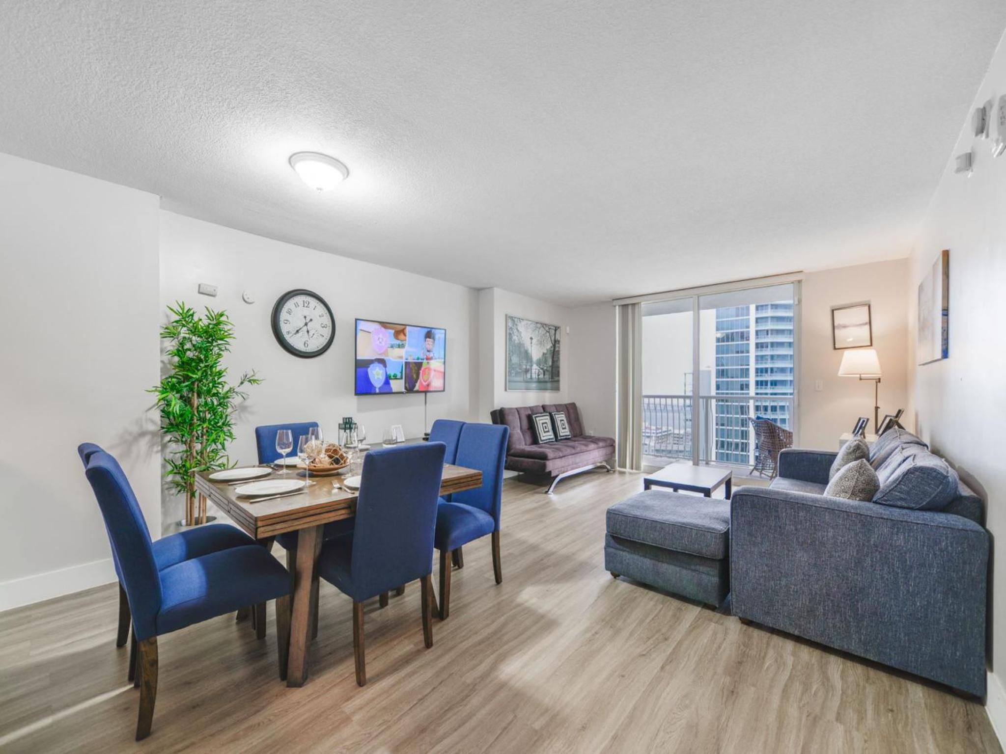 Apartment with Balcony photo 1