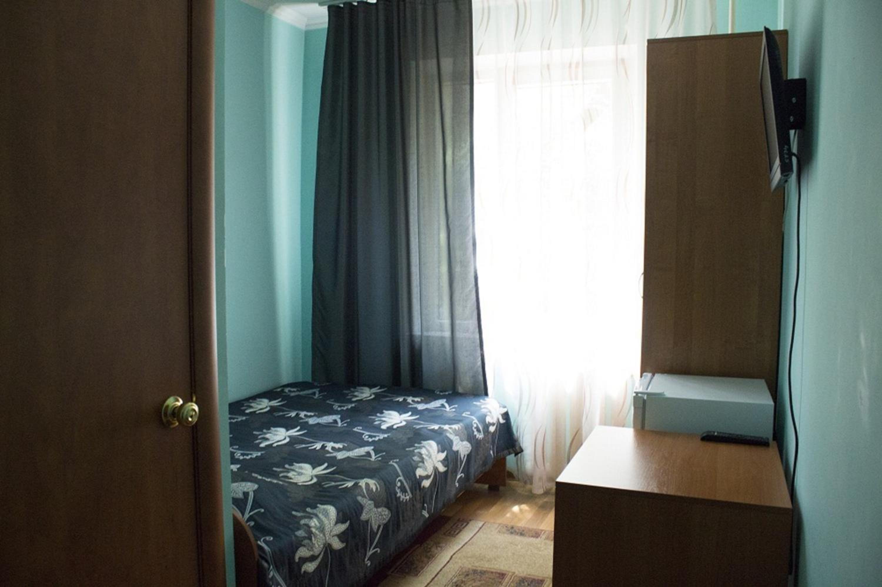 Standard Double Room - Photo 11