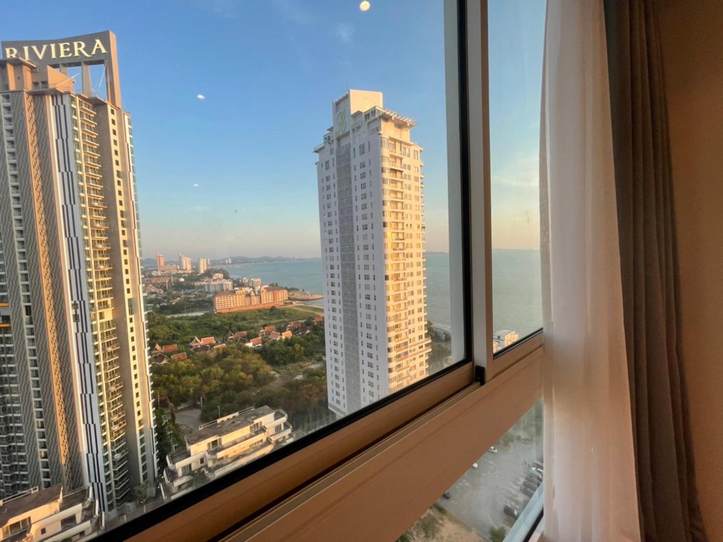 Deluxe Double Room with Balcony - Photo 11