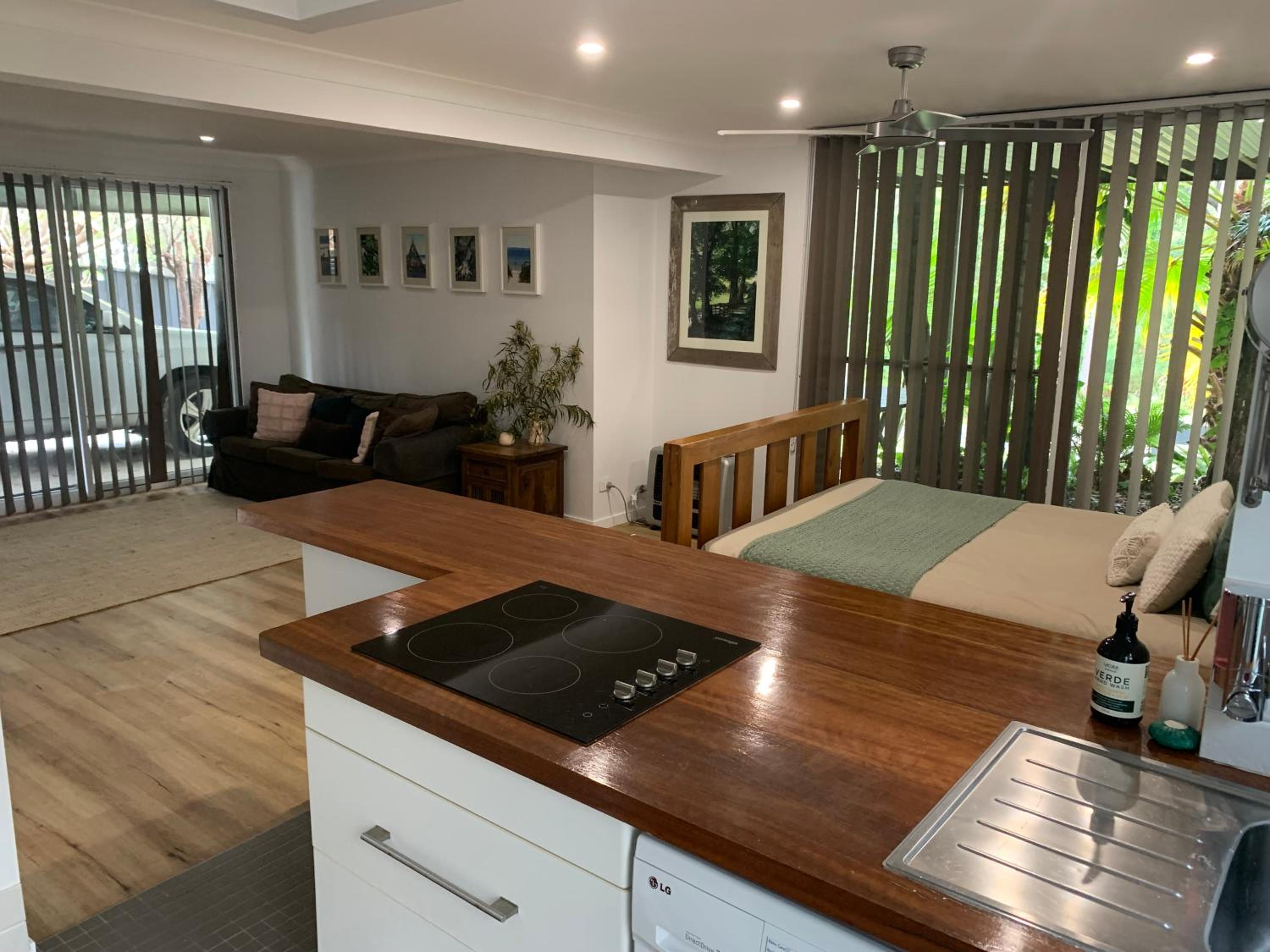 Four-Bedroom House photo 2
