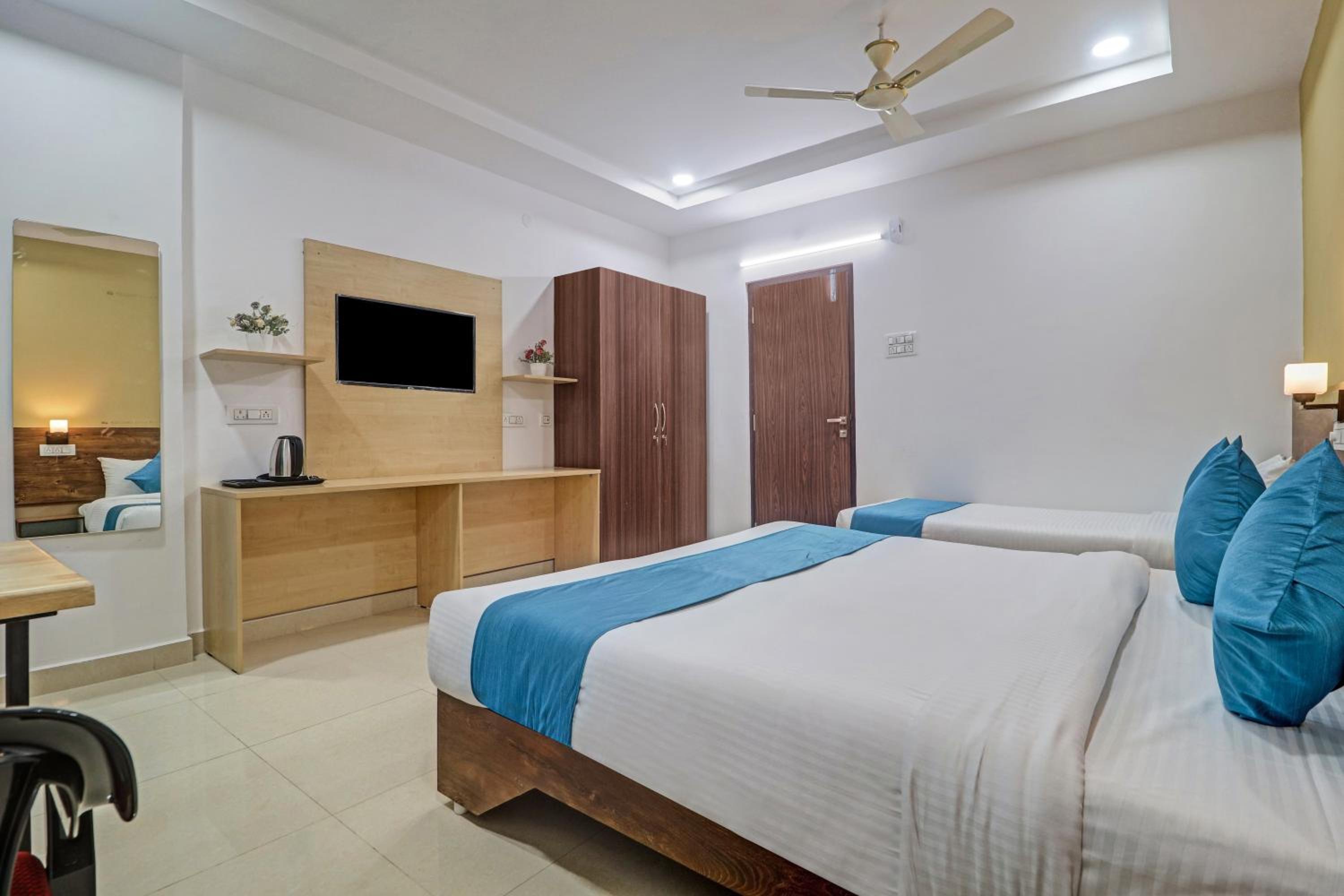 Triple Room with Balcony photo 3