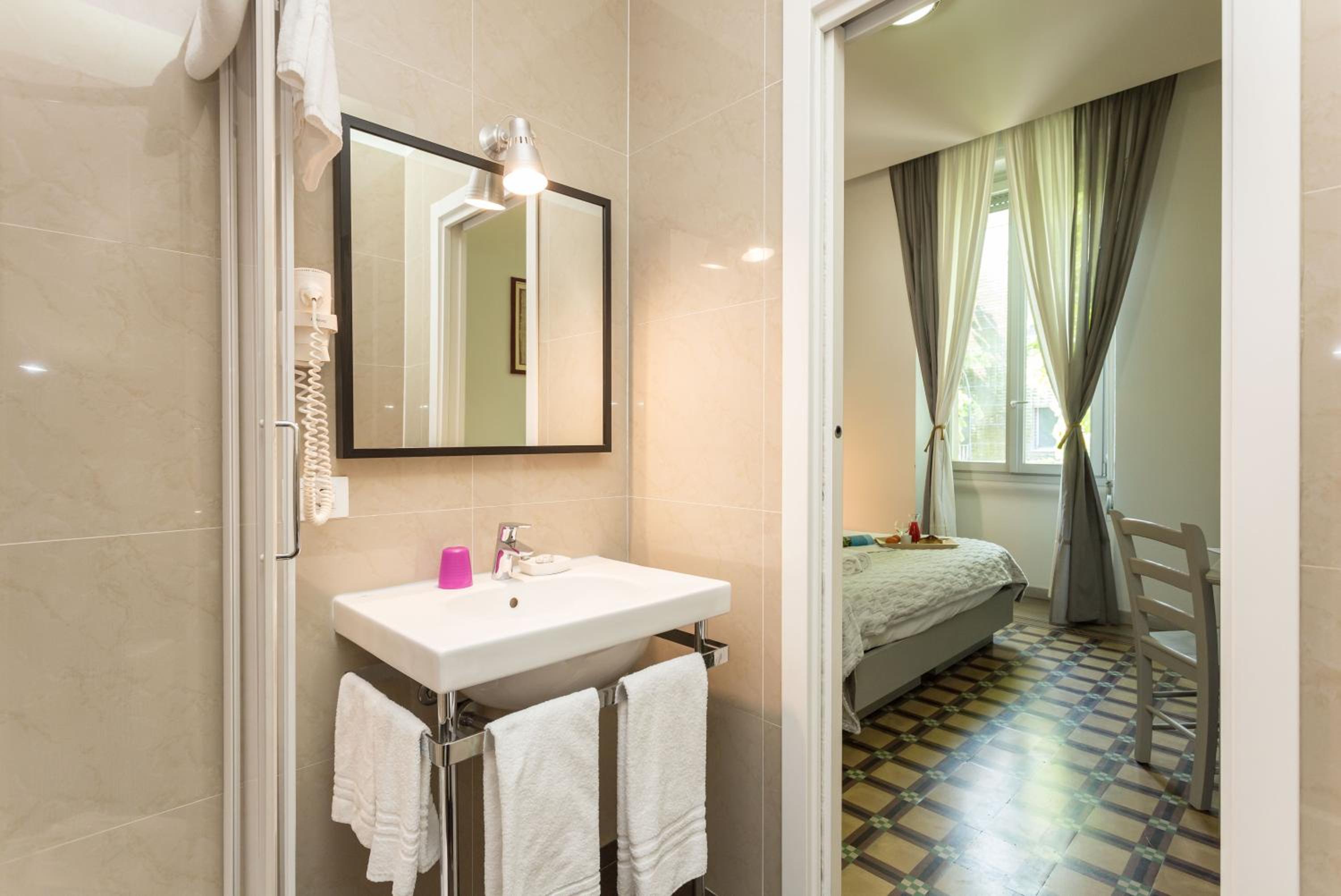 Superior Double Room - Photo 15