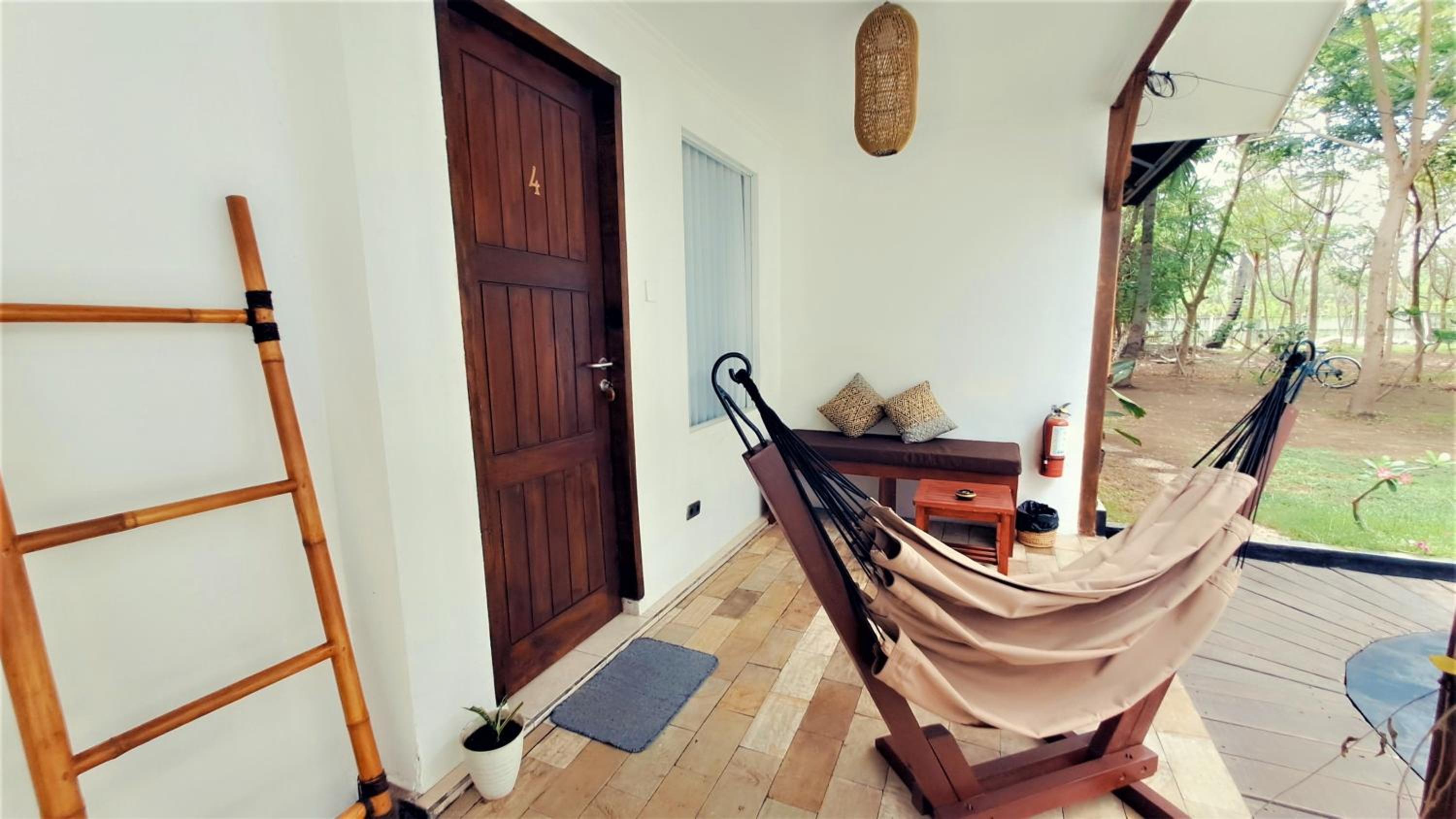 Bungalow Room - Photo 18